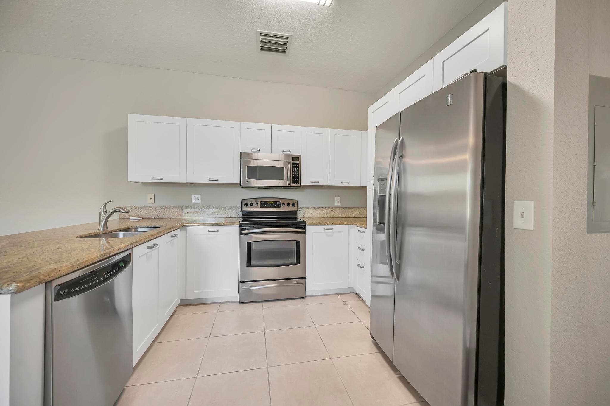 40 SE Sedona Circle 202, Stuart, FL 34994 — photo 11 of 37