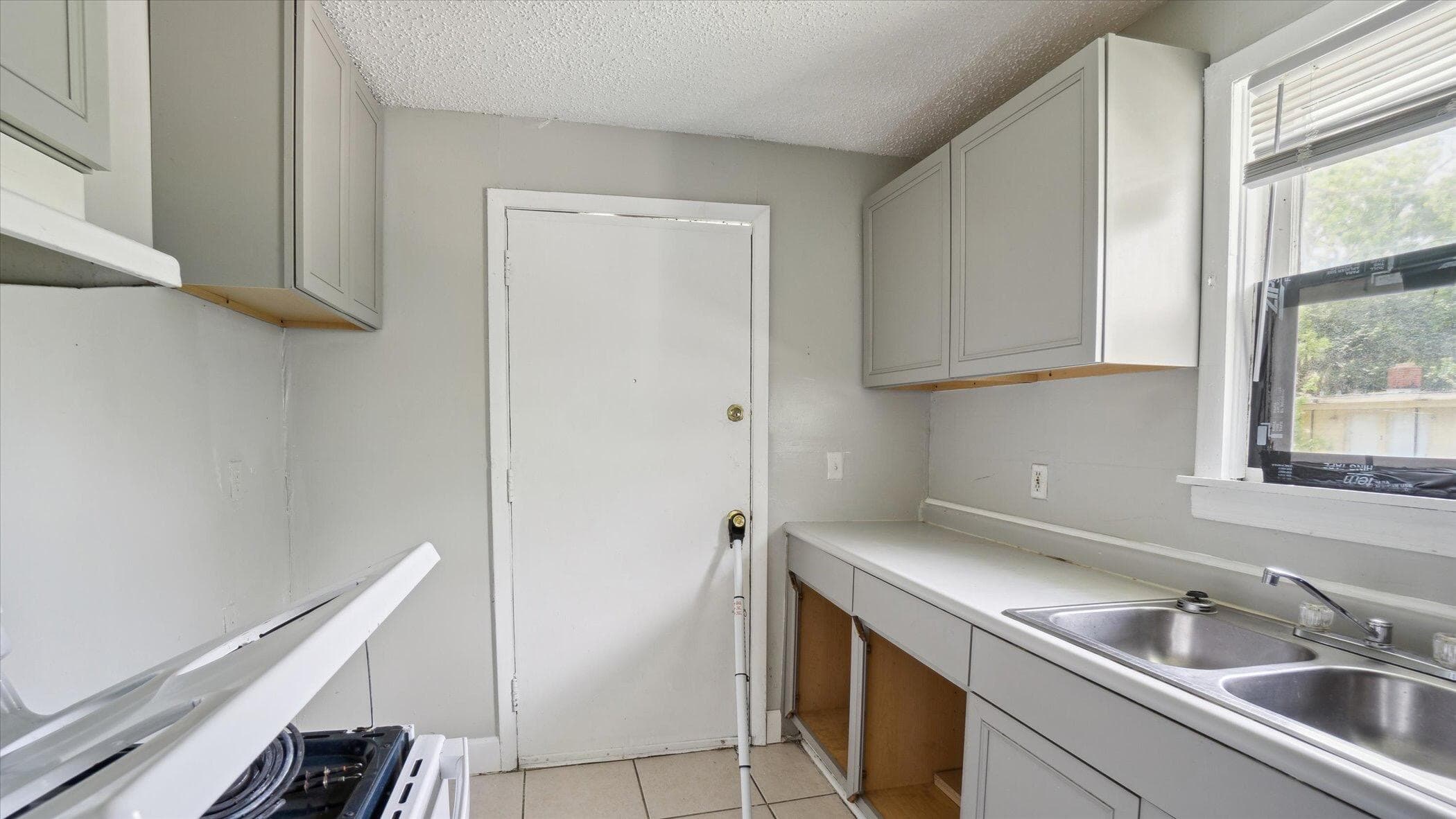1811 Whitner Street, Jacksonville, FL 32209 — photo 11 of 12