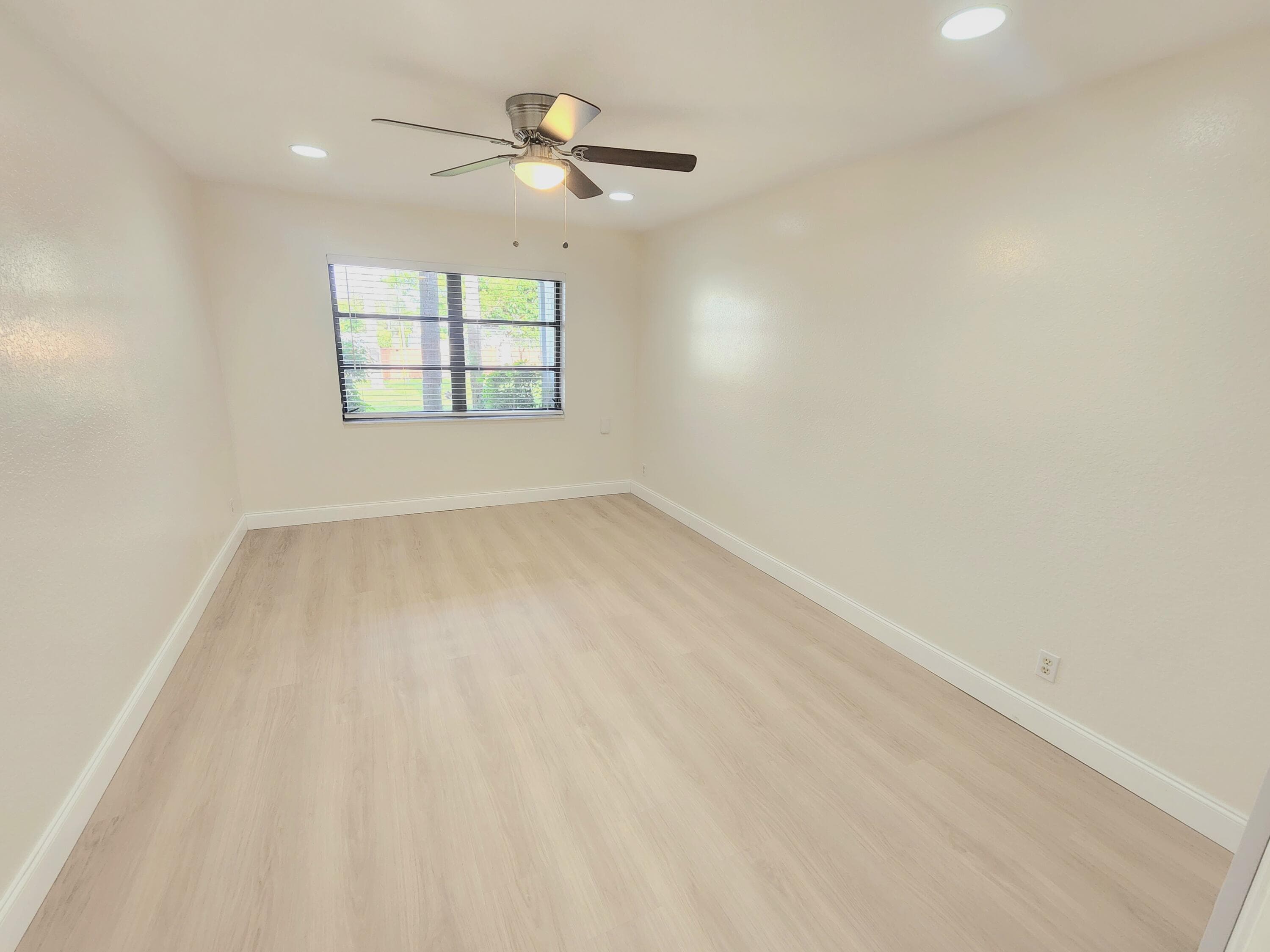4575 Lucerne Lakes Boulevard W 104, Greenacres, FL 33467 — photo 10 of 23