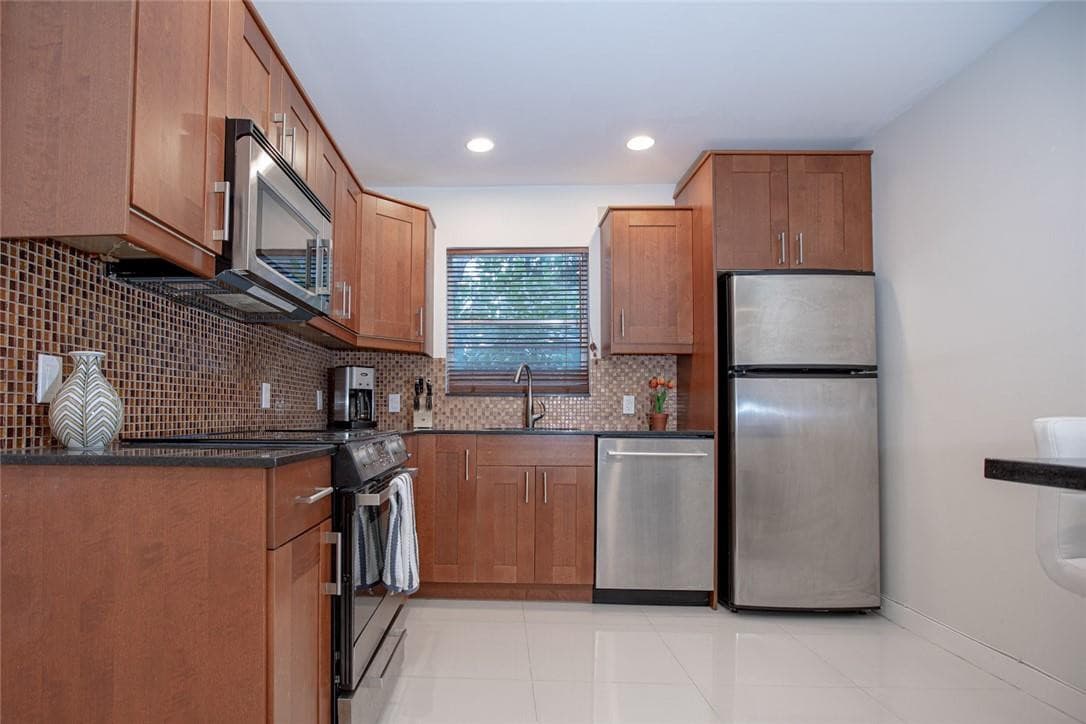 601 SE 5th Court 108, Fort Lauderdale, FL 33301 — photo 6 of 26