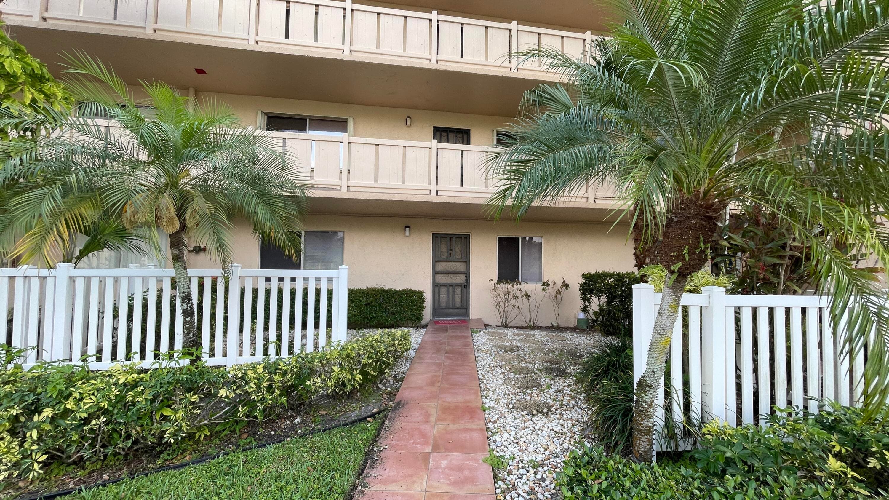 7006 Huntington Lane 107, Delray Beach, FL 33446 — photo 1 of 28