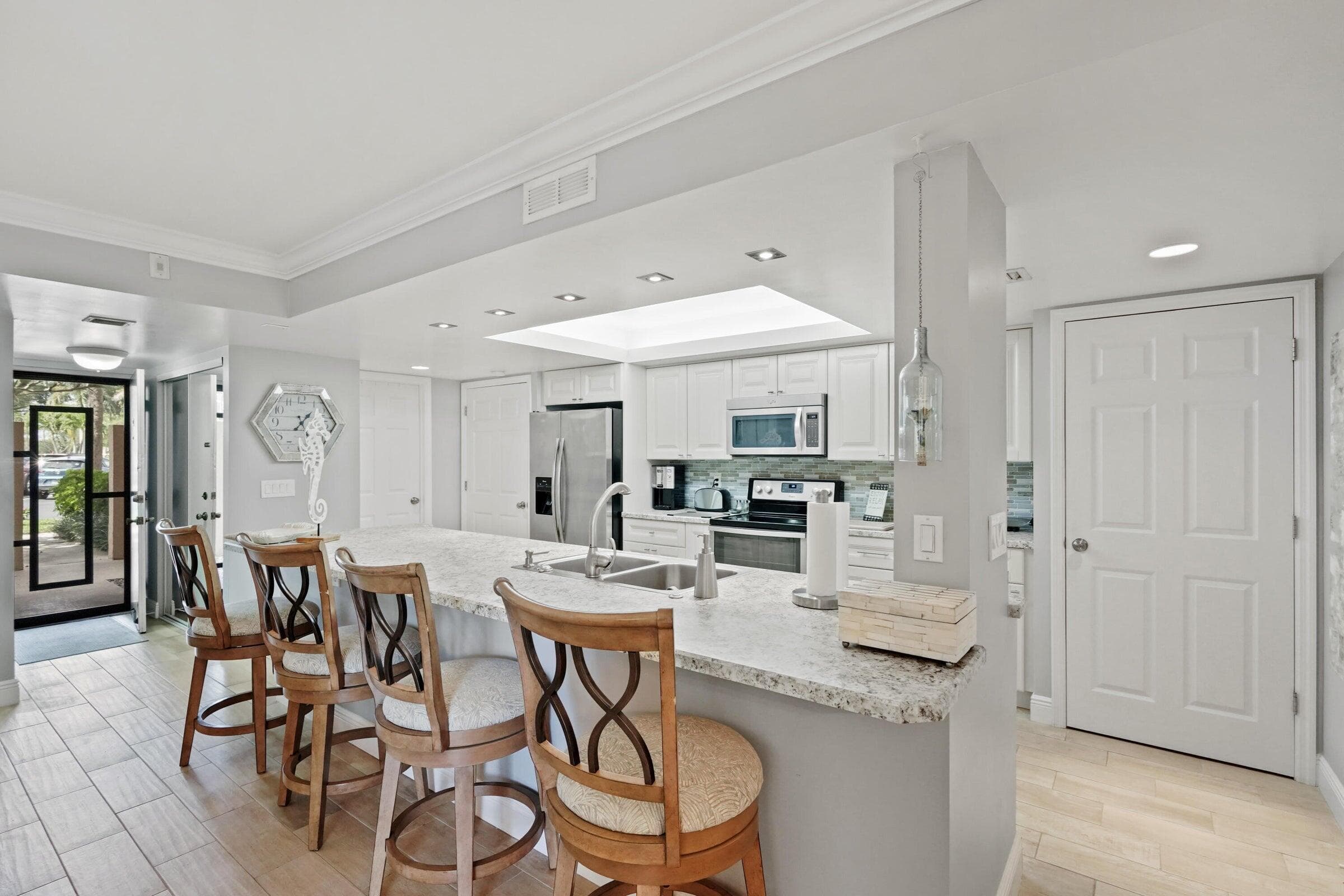 2255 Lindell Boulevard 4105, Delray Beach, FL 33444 — photo 1 of 24