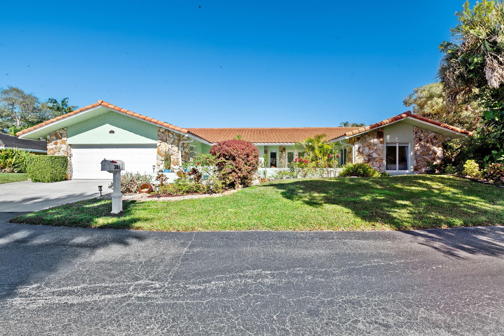 301 Jacaranda Drive, Plantation, FL 33324 — photo 2 of 46