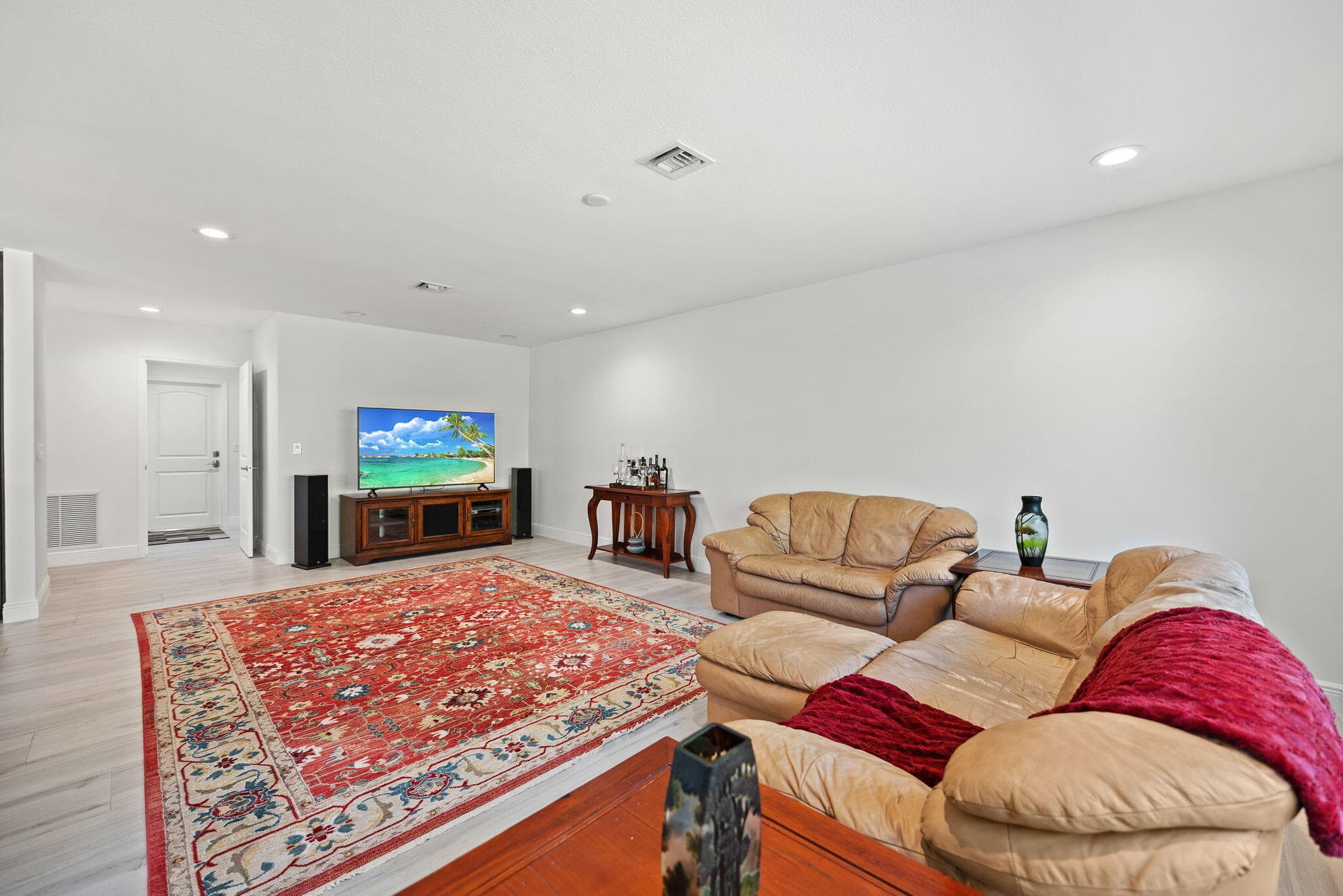 301 Jacaranda Drive, Plantation, FL 33324 — photo 17 of 46