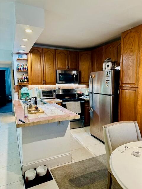 1150 NW 30th Court NW 203, Wilton Manors, FL 33311 — photo 5 of 12