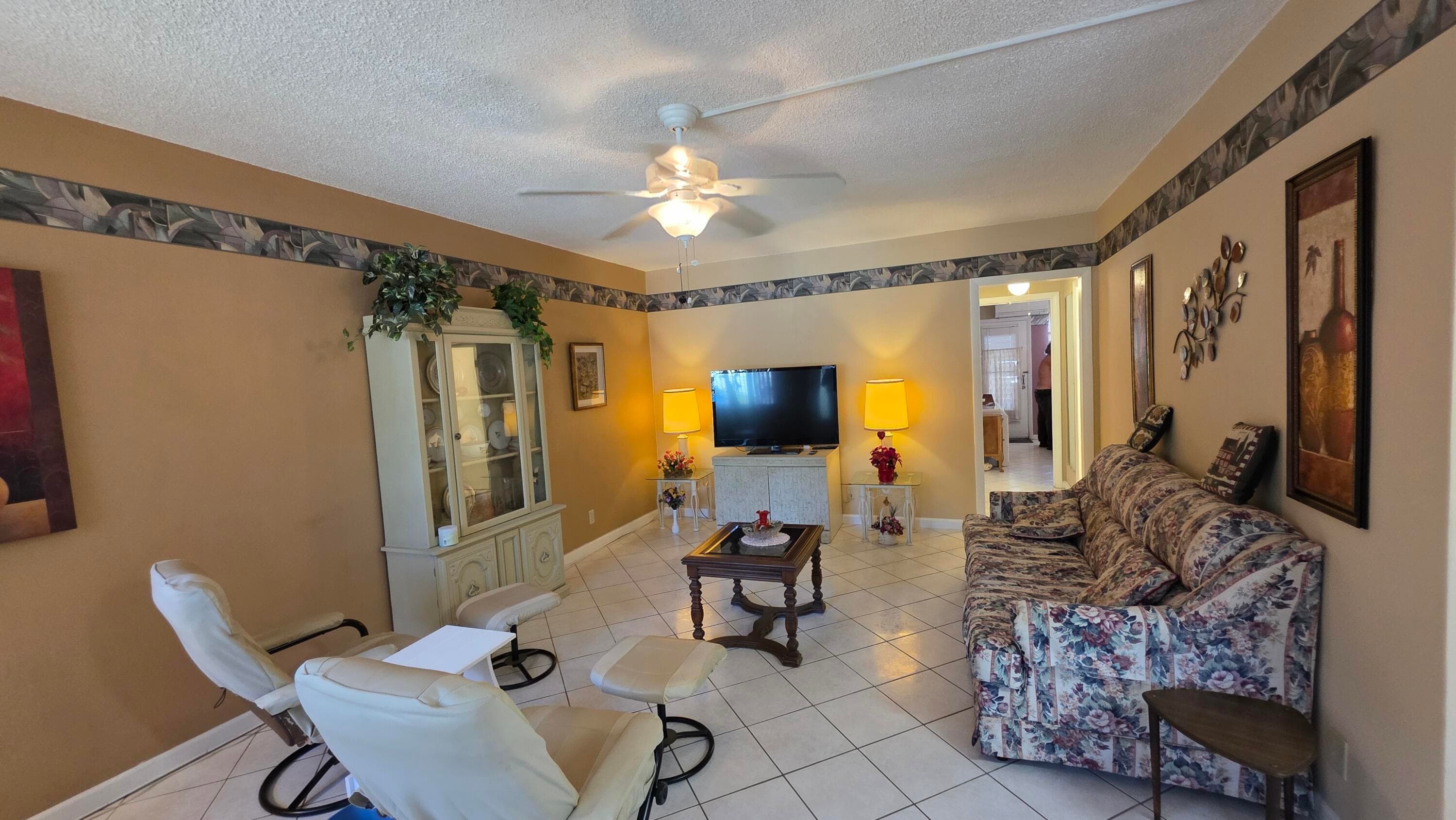900 SW 10th Terrace 2s, Hallandale Beach, FL 33009 — photo 5 of 29