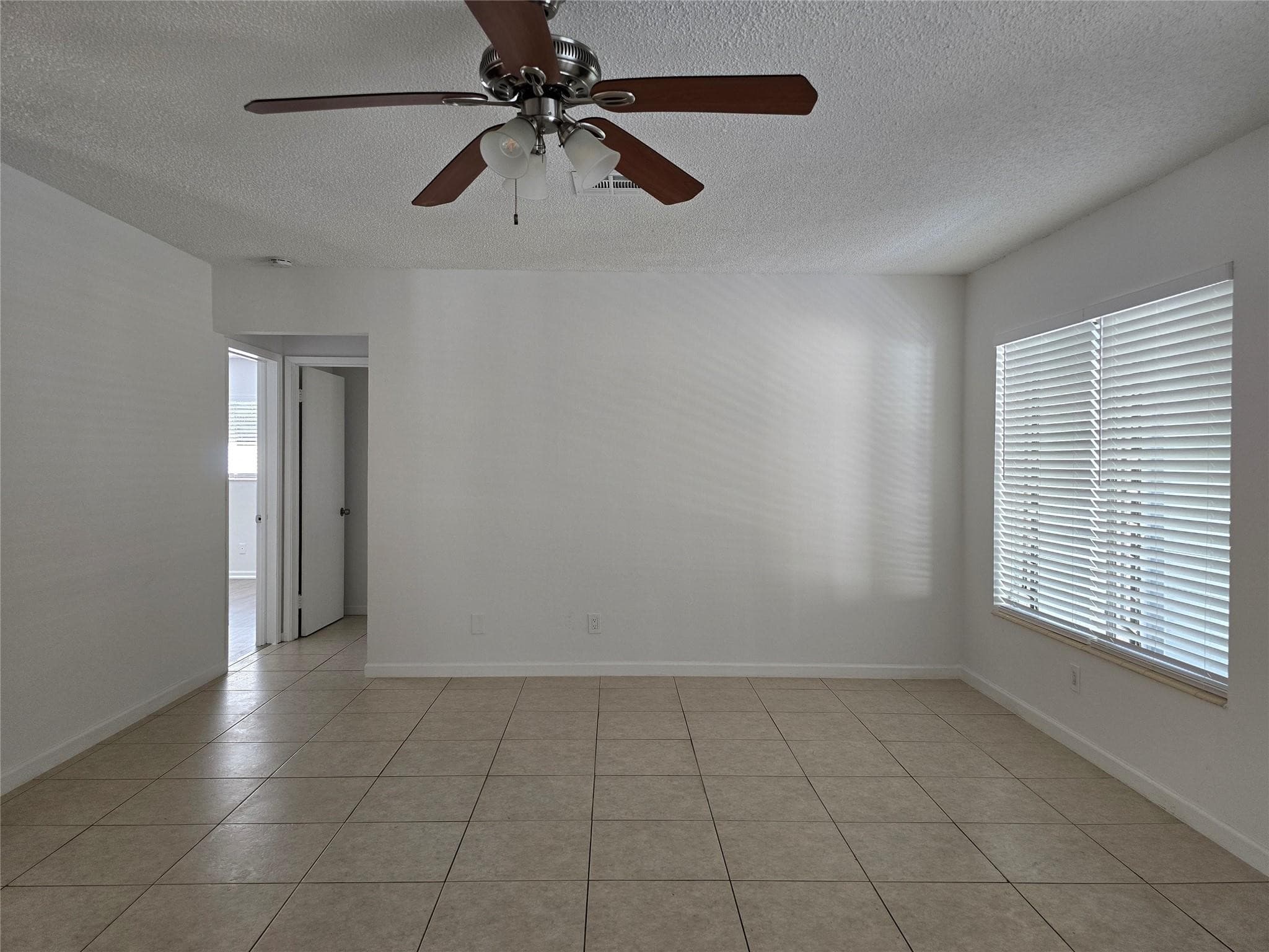 1524 NE 5th Avenue, Fort Lauderdale, FL 33304 — photo 12 of 31