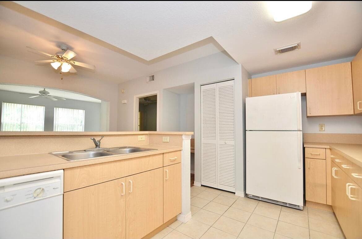 114 SW Peacock Boulevard 8105, Port St. Lucie, FL 34986 — photo 11 of 32