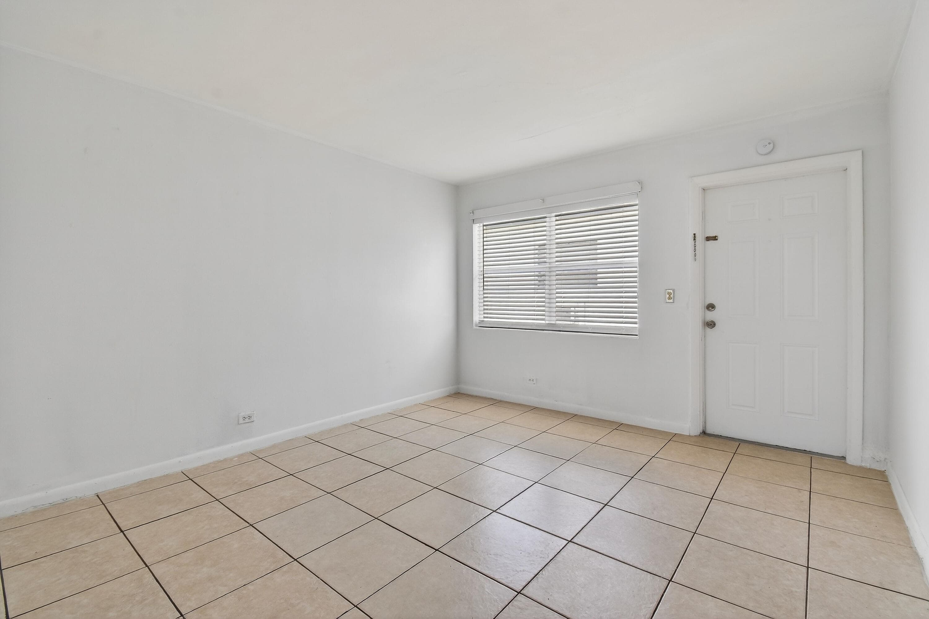 1172 W 34th Street 1, Riviera Beach, FL 33404 — photo 8 of 17