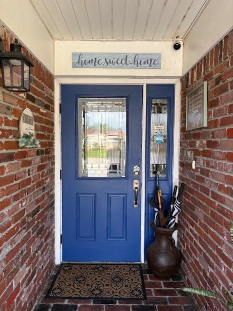 402 Saginaw Avenue, Clewiston, FL 33440 — photo 1 of 31