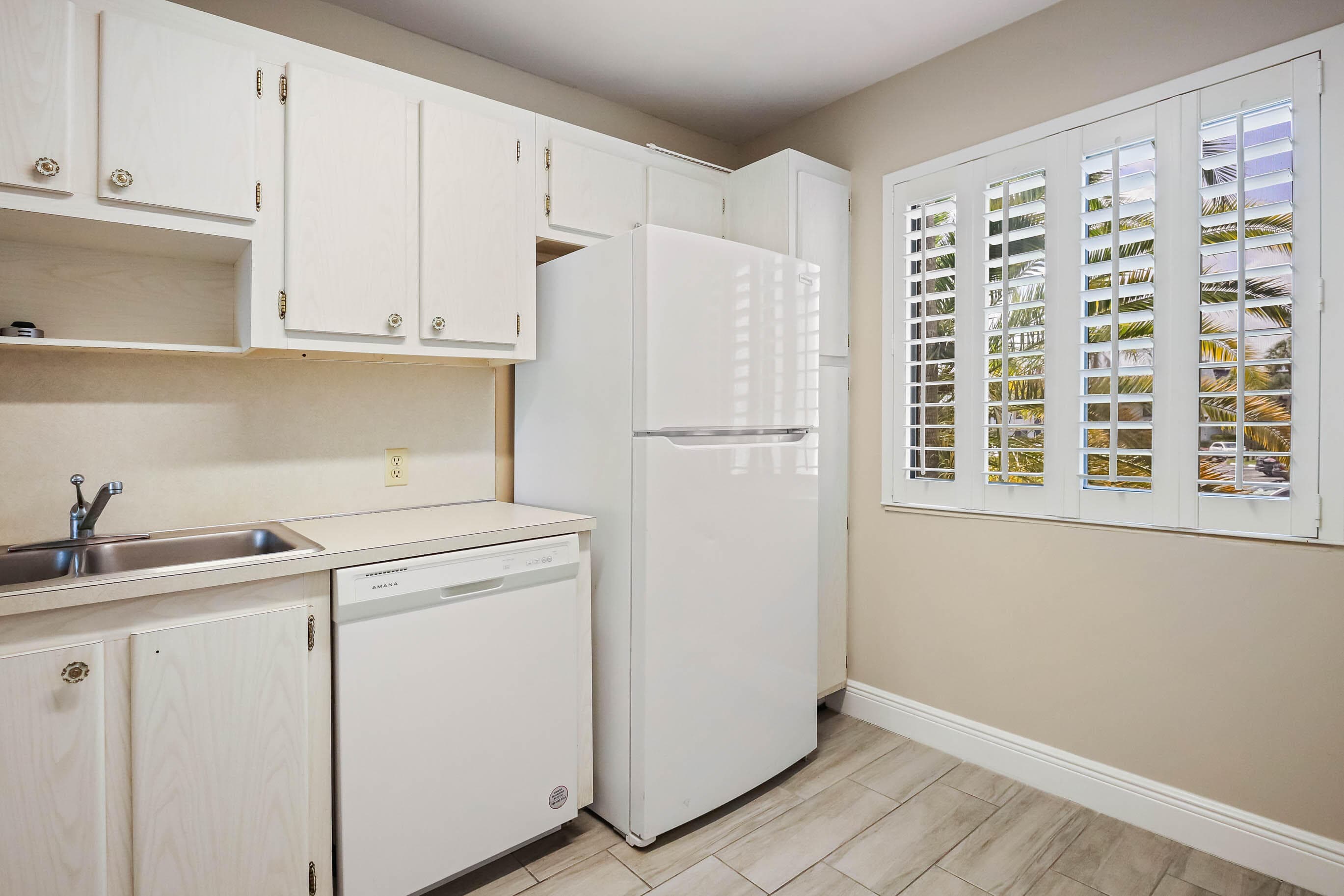 4254 Deste Court 208, Lake Worth, FL 33467 — photo 6 of 19