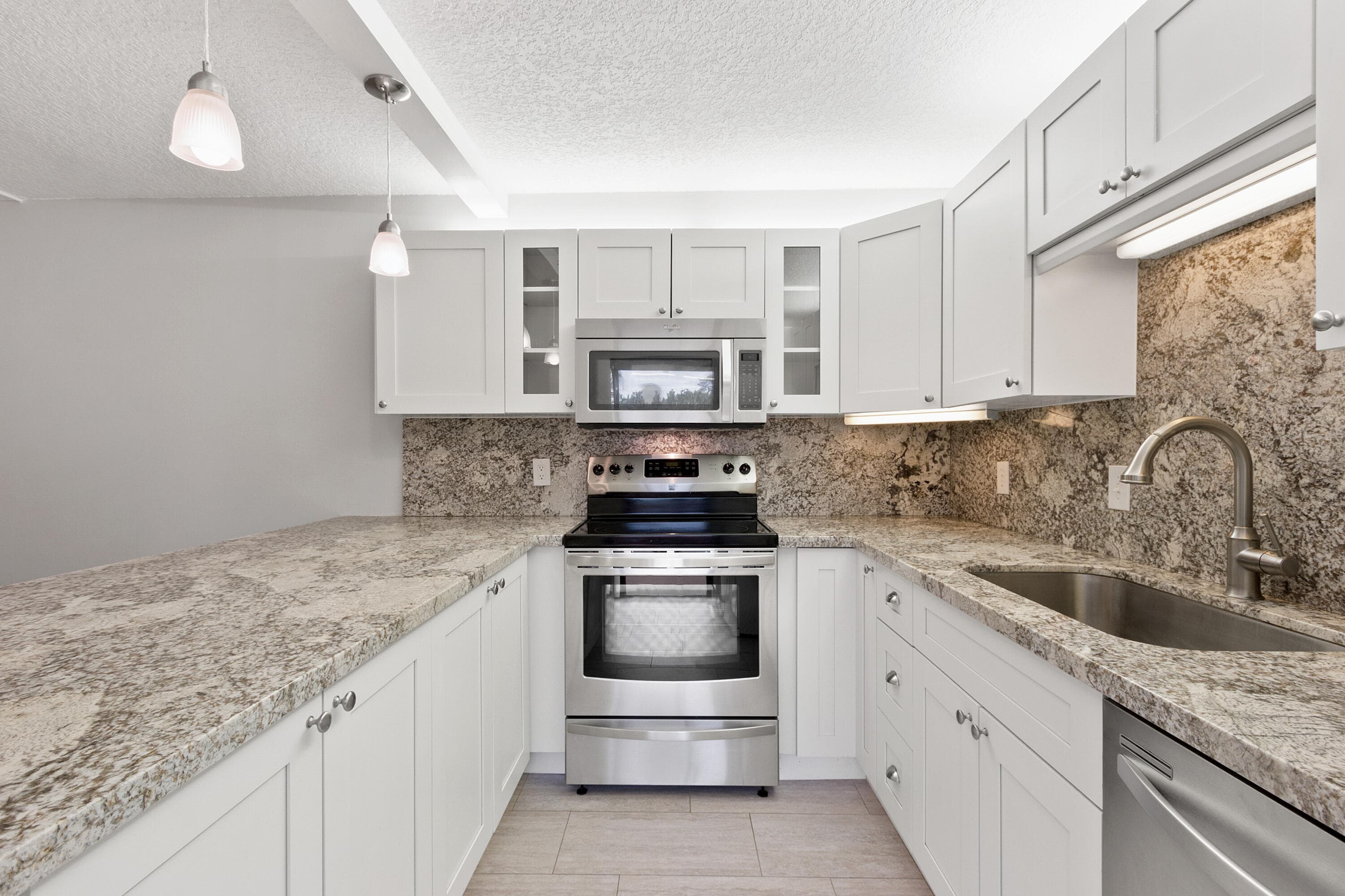 825 Center Street 3d, Jupiter, FL 33458 — photo 2 of 28