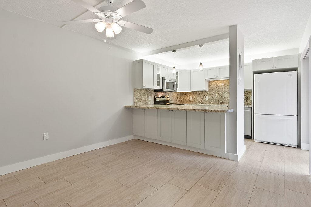 825 Center Street 3d, Jupiter, FL 33458 — photo 4 of 28