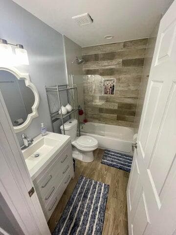 601 N E Street, Lake Worth Beach, FL 33460 — photo 8 of 31