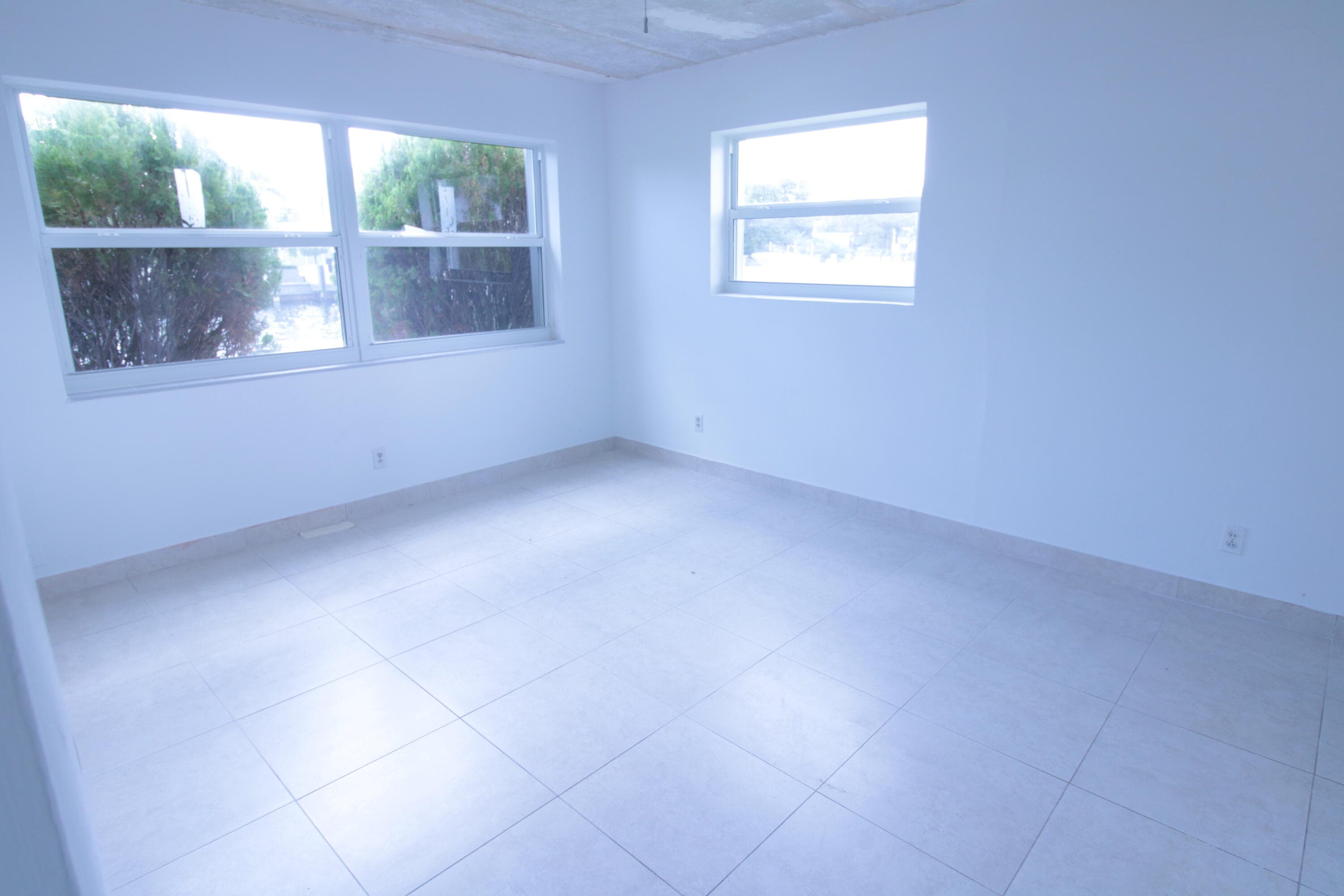 465 Paradise Isle Boulevard 110, Hallandale Beach, FL 33009 — photo 11 of 26