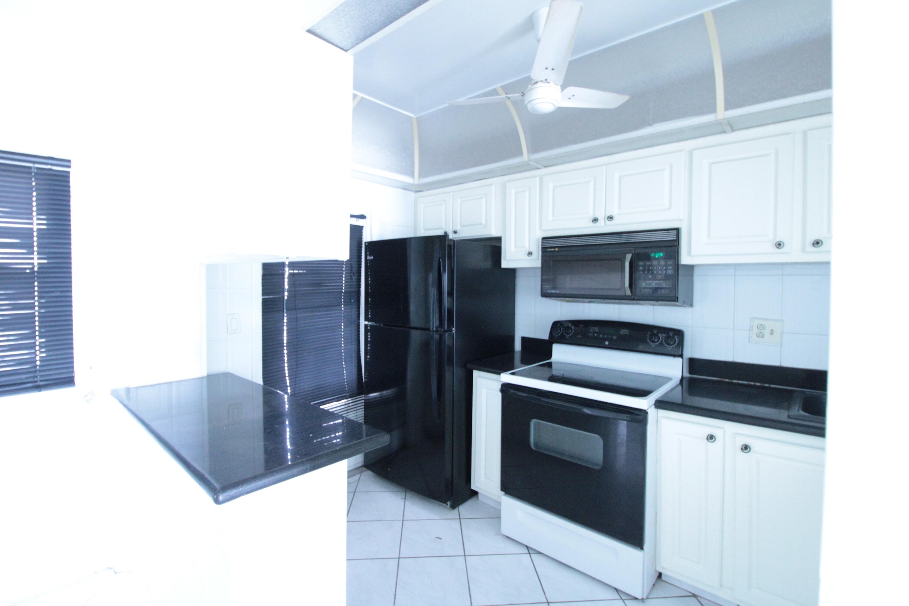 465 Paradise Isle Boulevard 110, Hallandale Beach, FL 33009 — photo 4 of 26