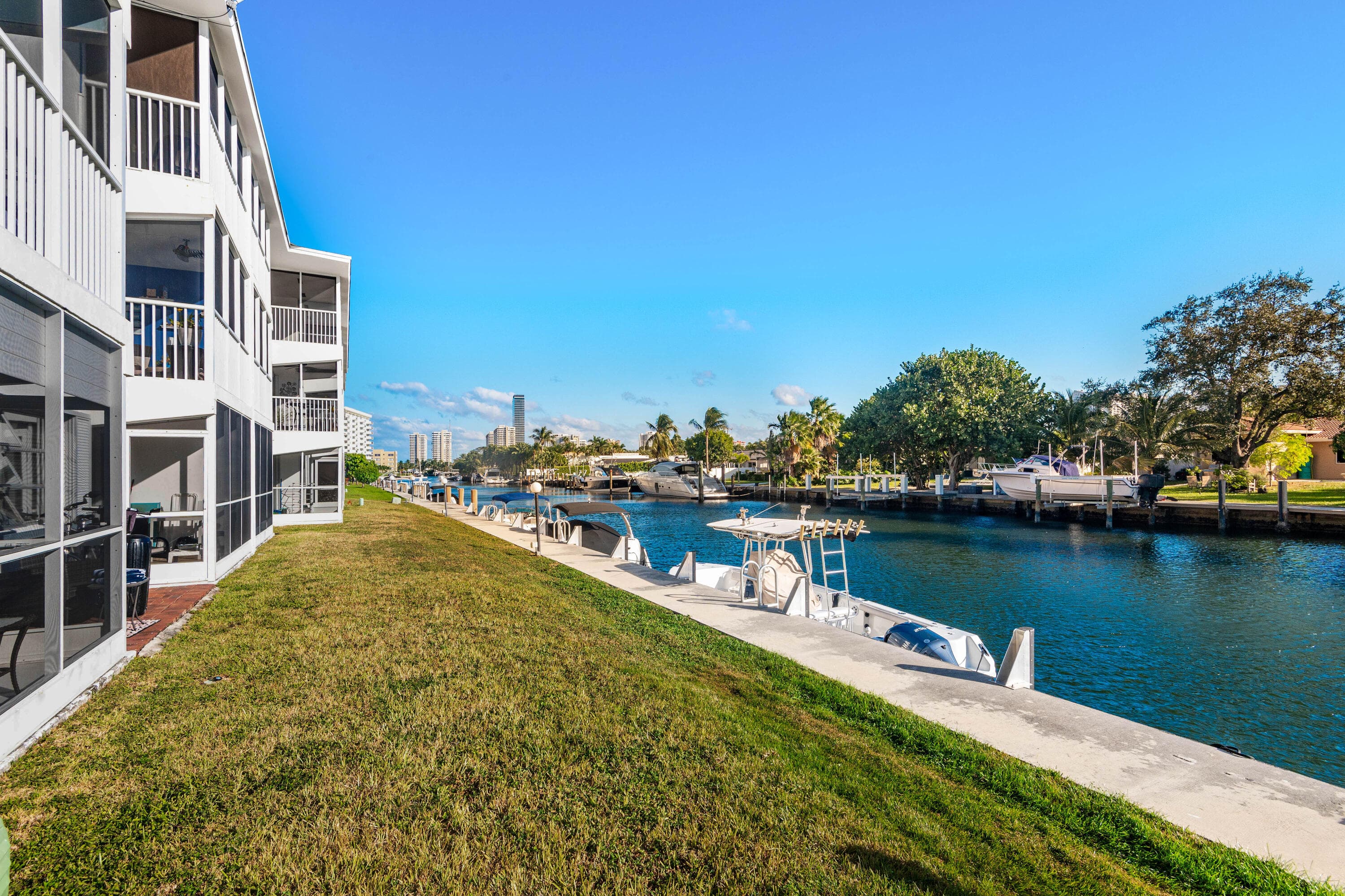 465 Paradise Isle Boulevard 110, Hallandale Beach, FL 33009 — photo 21 of 26
