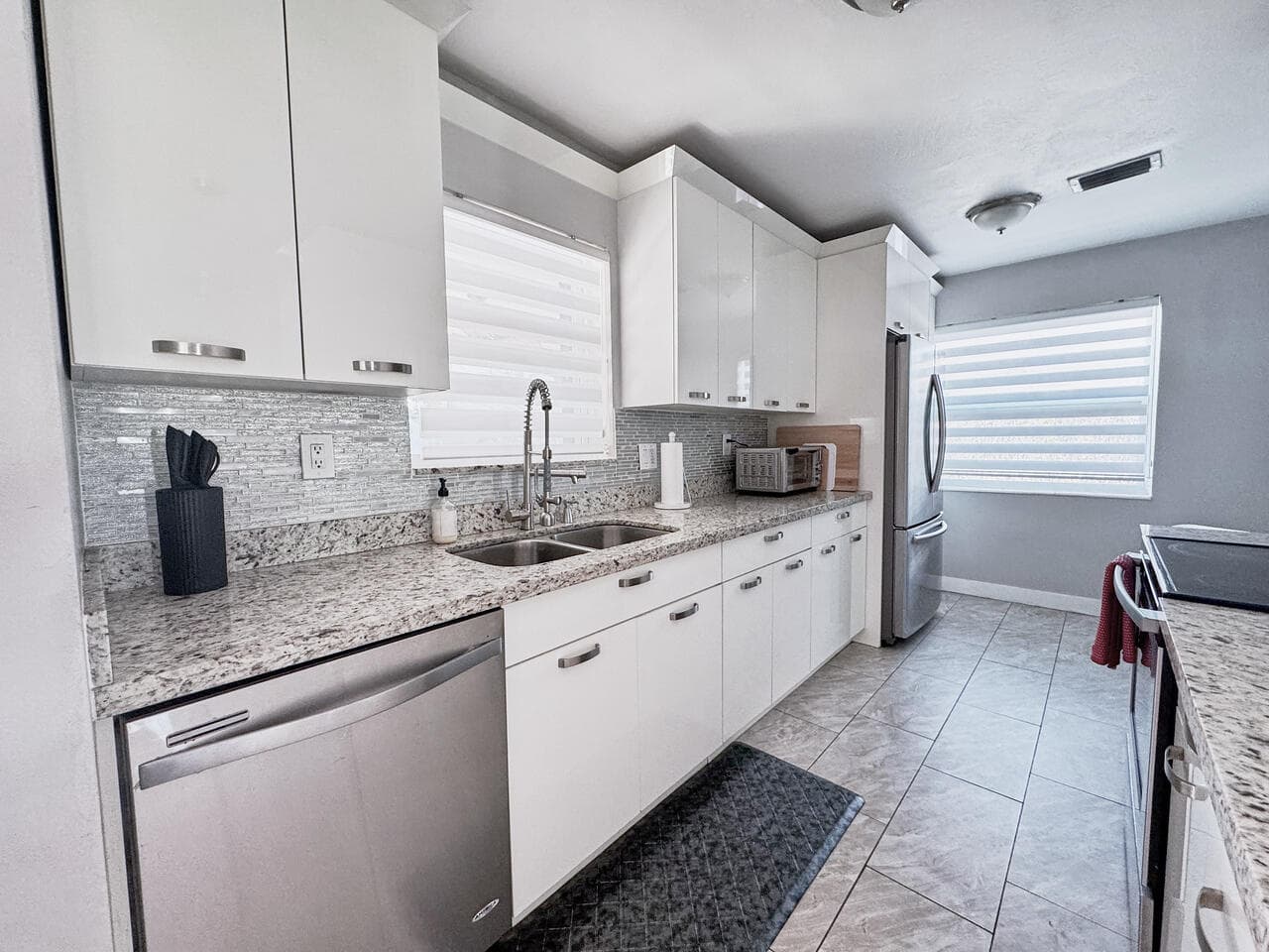 3621 NW 35th Way, Lauderdale Lakes, FL 33309 — photo 7 of 18