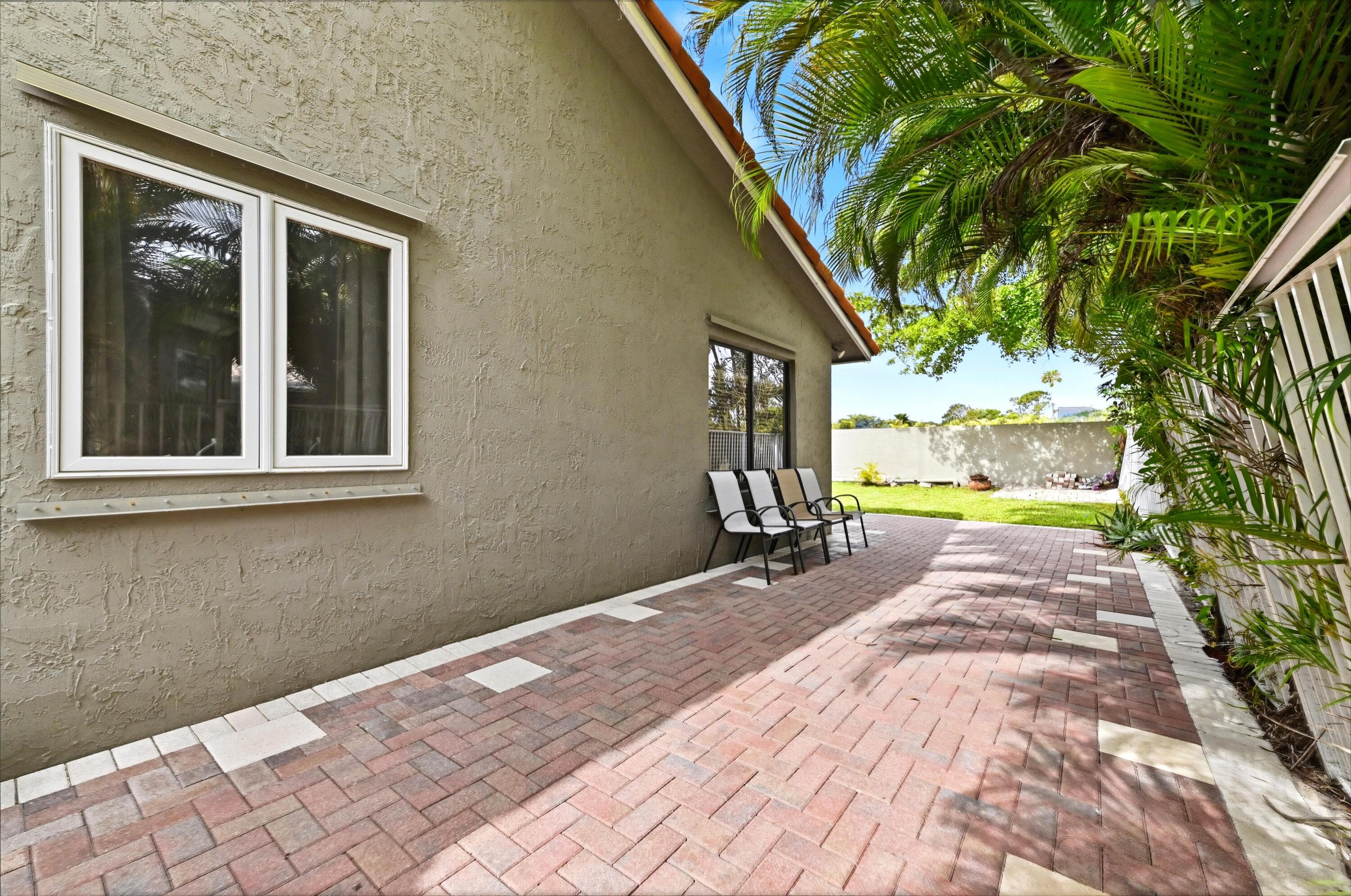 263 NW 48th Avenue, Deerfield Beach, FL 33442 — photo 3 of 32