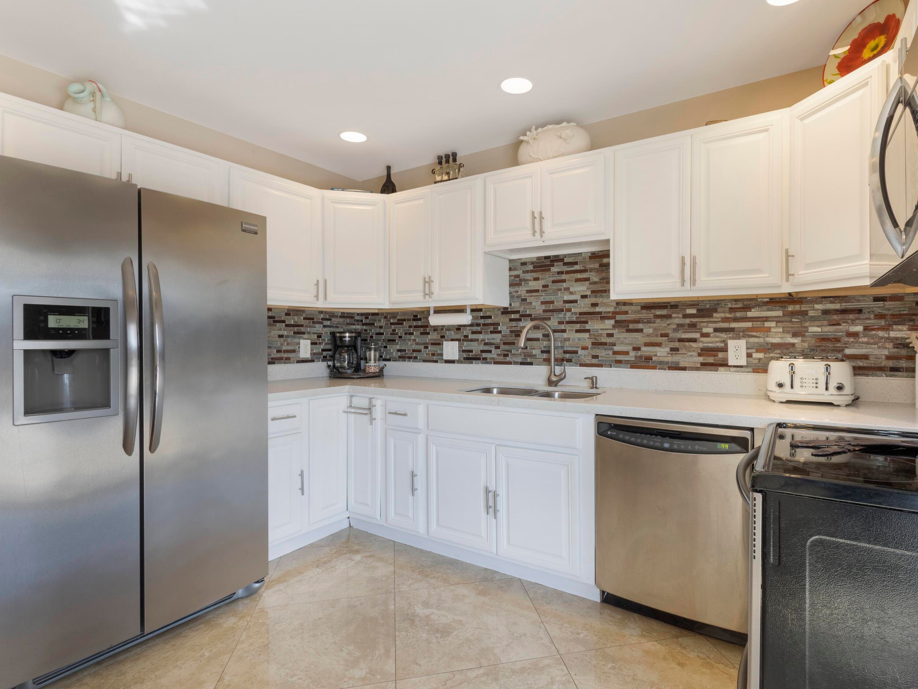 832 Green Street 1, West Palm Beach, FL 33405 — photo 9 of 33
