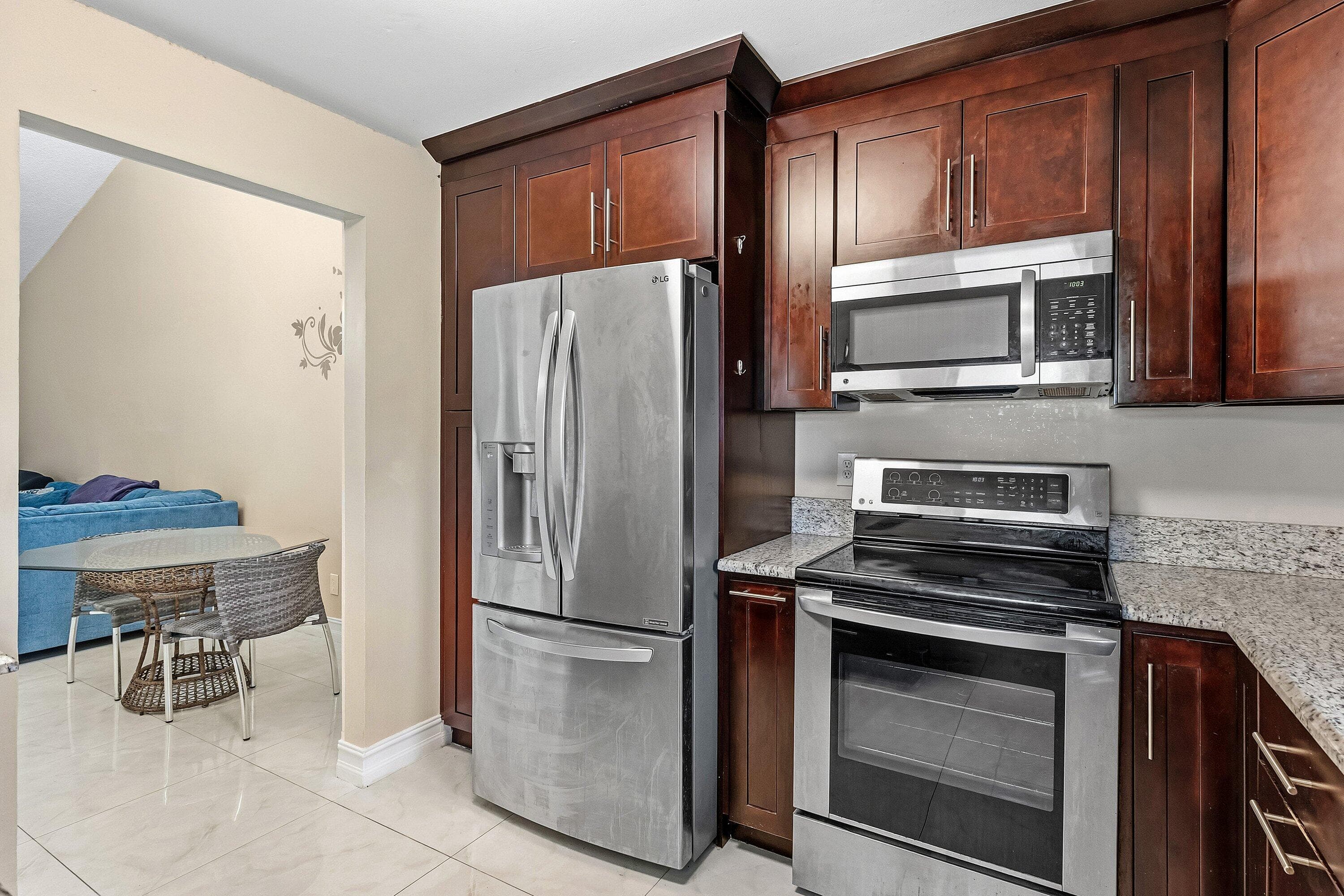 1875 Abbey Road, West Palm Beach, FL 33415 — photo 7 of 28