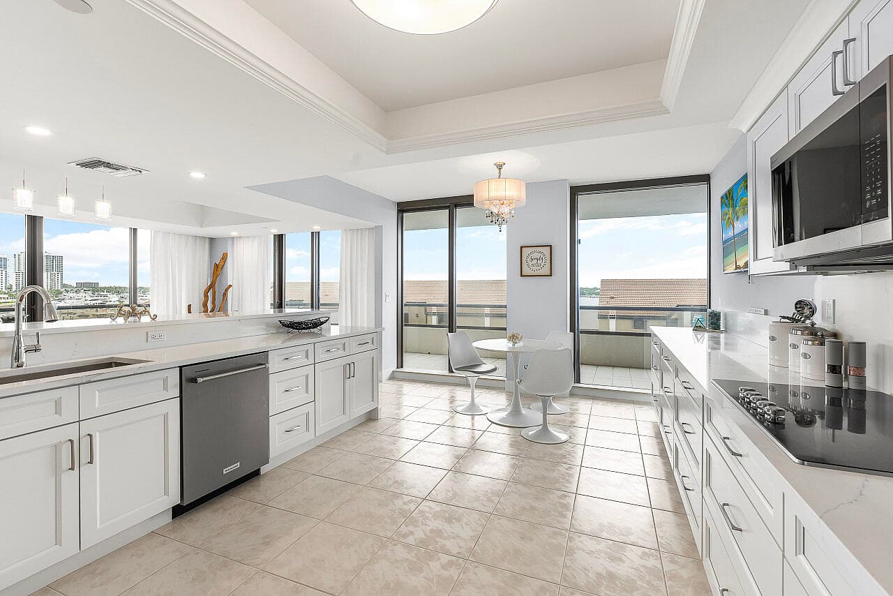 100 Lakeshore Drive 252, North Palm Beach, FL 33408 — photo 10 of 31