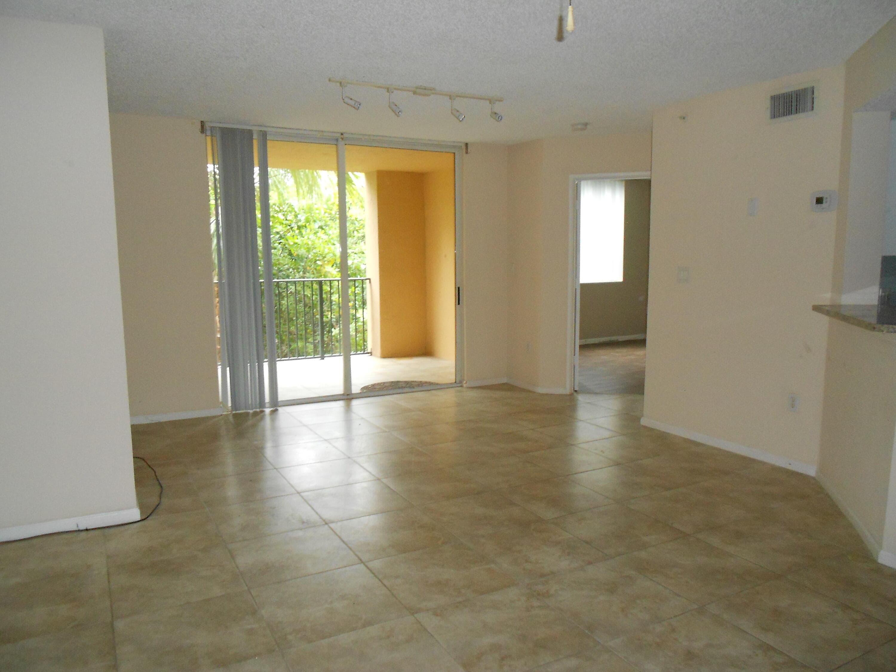300 Scotia Drive 203, Hypoluxo, FL 33462 — photo 3 of 27