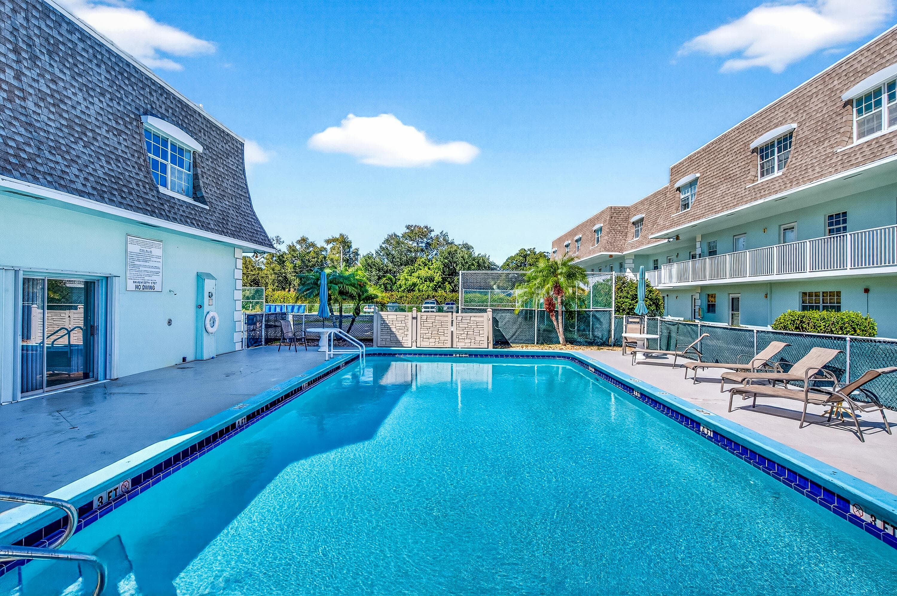 1901 Indian River Boulevard 105-e, Vero Beach, FL 32960 — photo 2 of 42