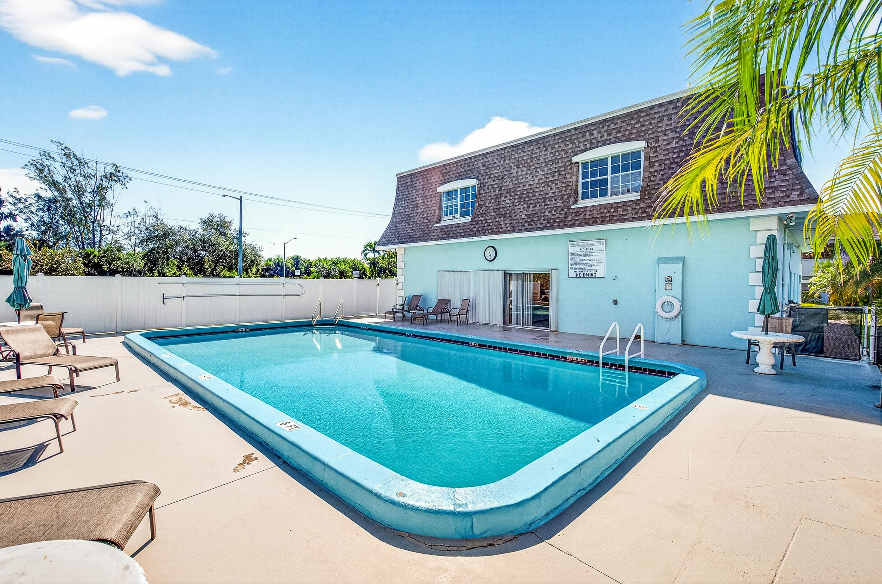 1901 Indian River Boulevard 105-e, Vero Beach, FL 32960 — photo 33 of 42