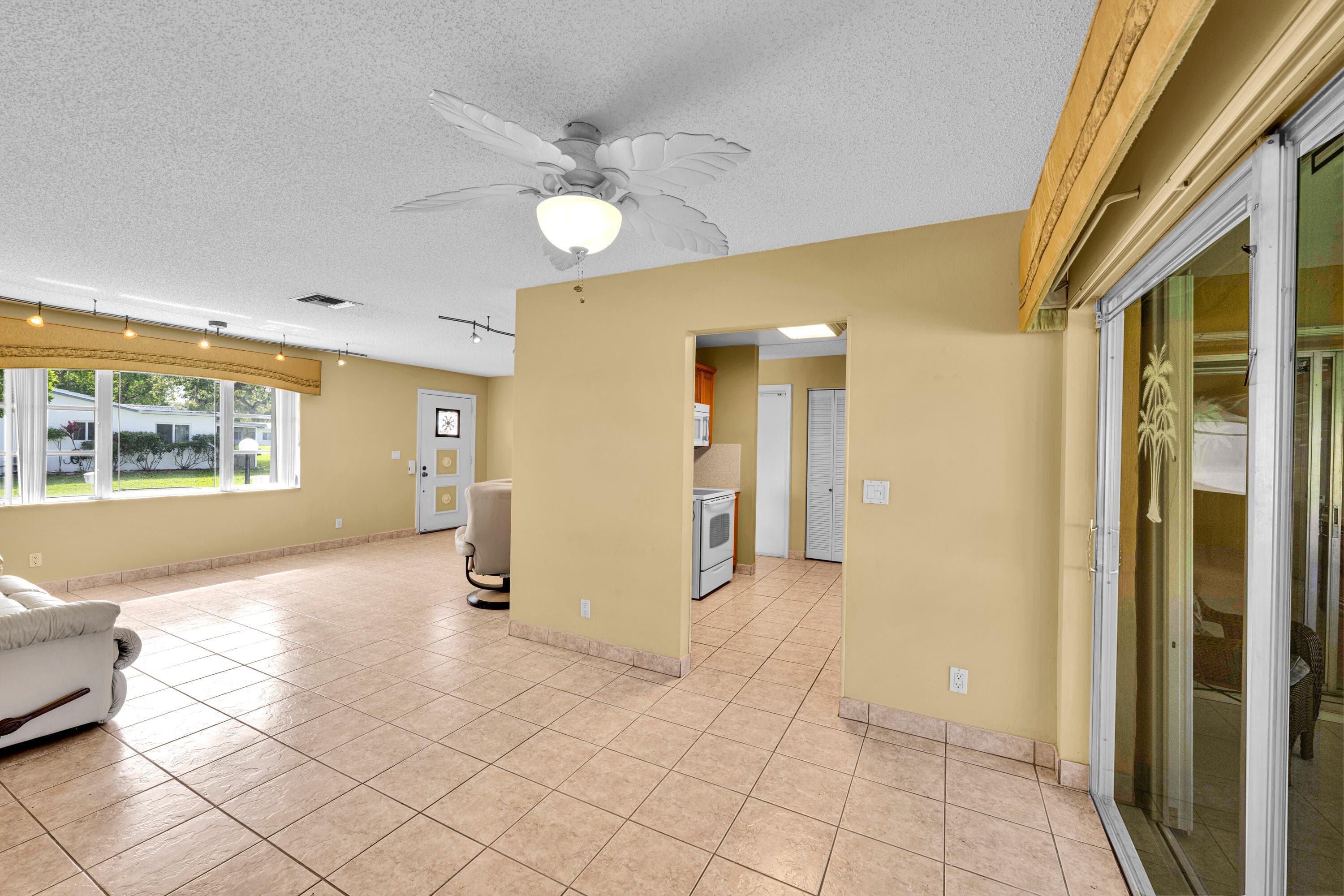 1501 NW 87th Lane, Plantation, FL 33322 — photo 8 of 27