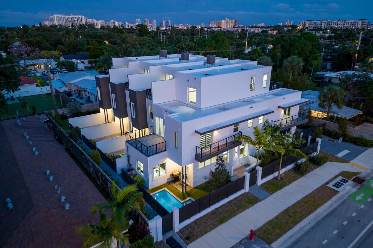 1220 NE 15th Avenue, Fort Lauderdale, FL 33304 — photo 1 of 36