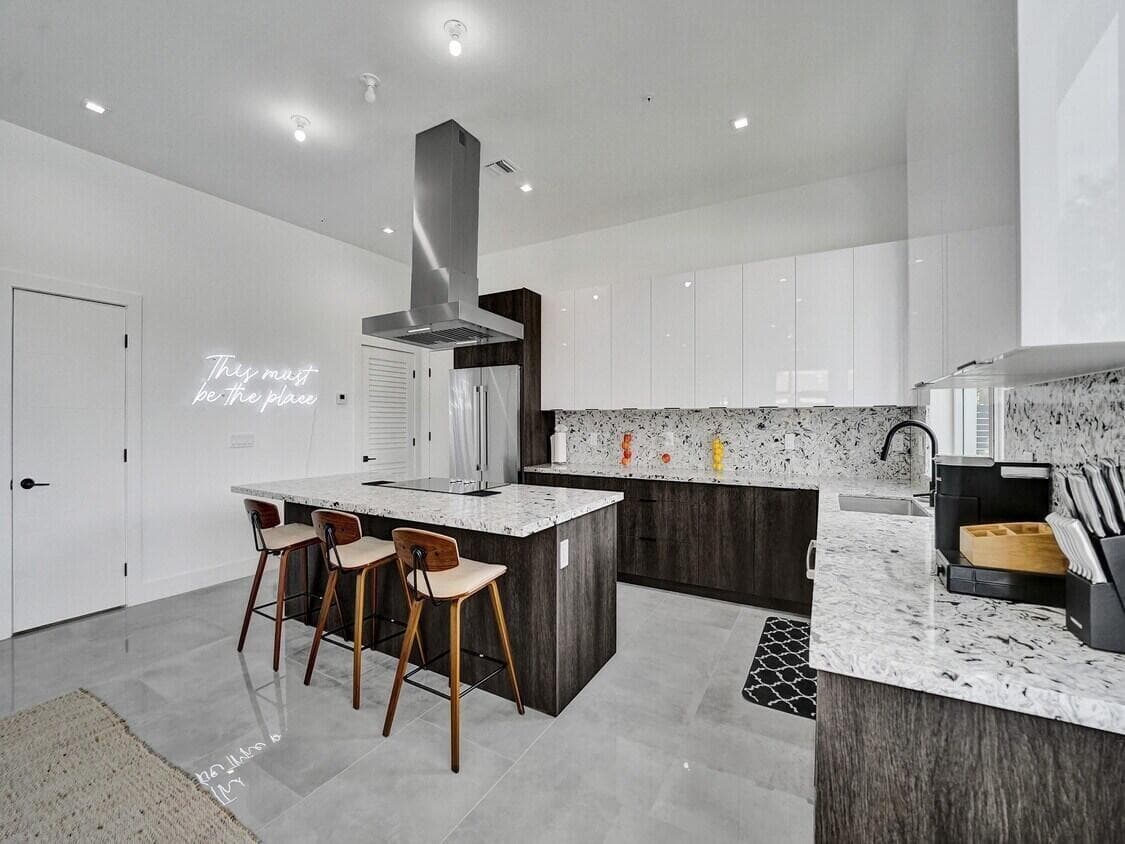 1220 NE 15th Avenue, Fort Lauderdale, FL 33304 — photo 9 of 36