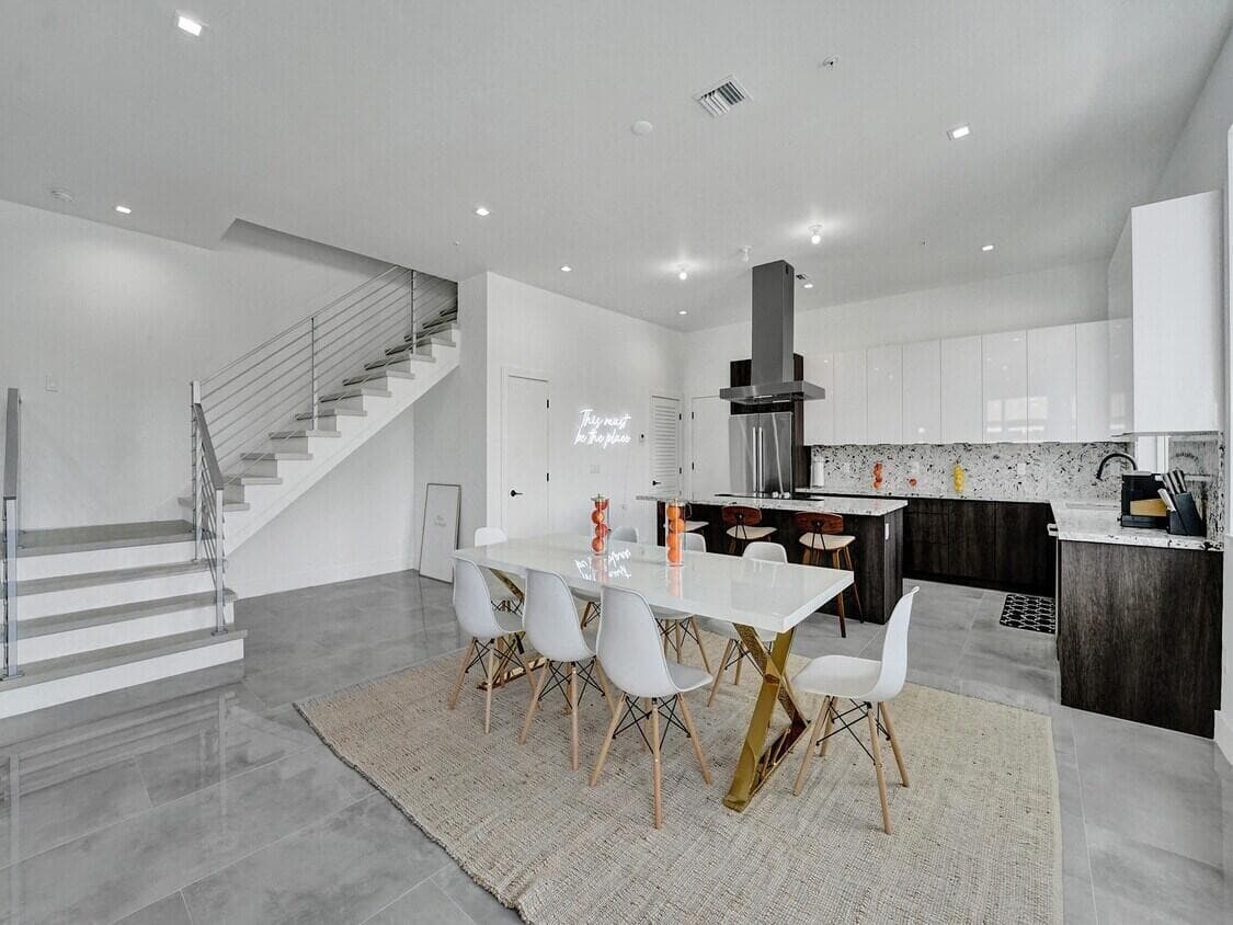 1220 NE 15th Avenue, Fort Lauderdale, FL 33304 — photo 10 of 36