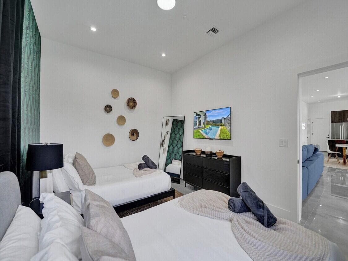 1220 NE 15th Avenue, Fort Lauderdale, FL 33304 — photo 17 of 36
