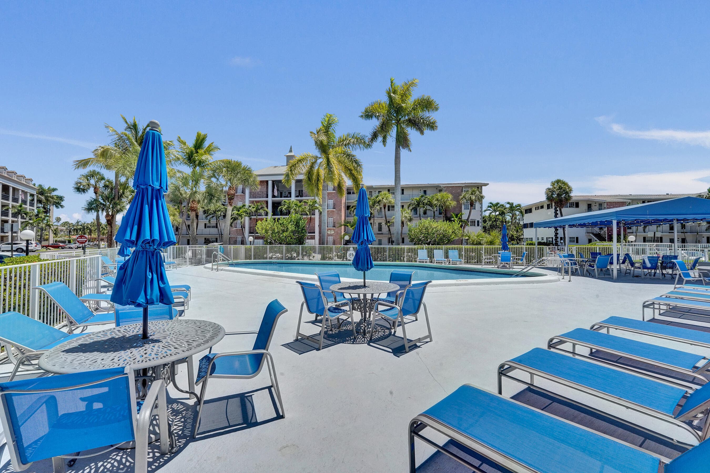 455 Paradise Isle Boulevard 305, Hallandale Beach, FL 33009 — photo 29 of 30