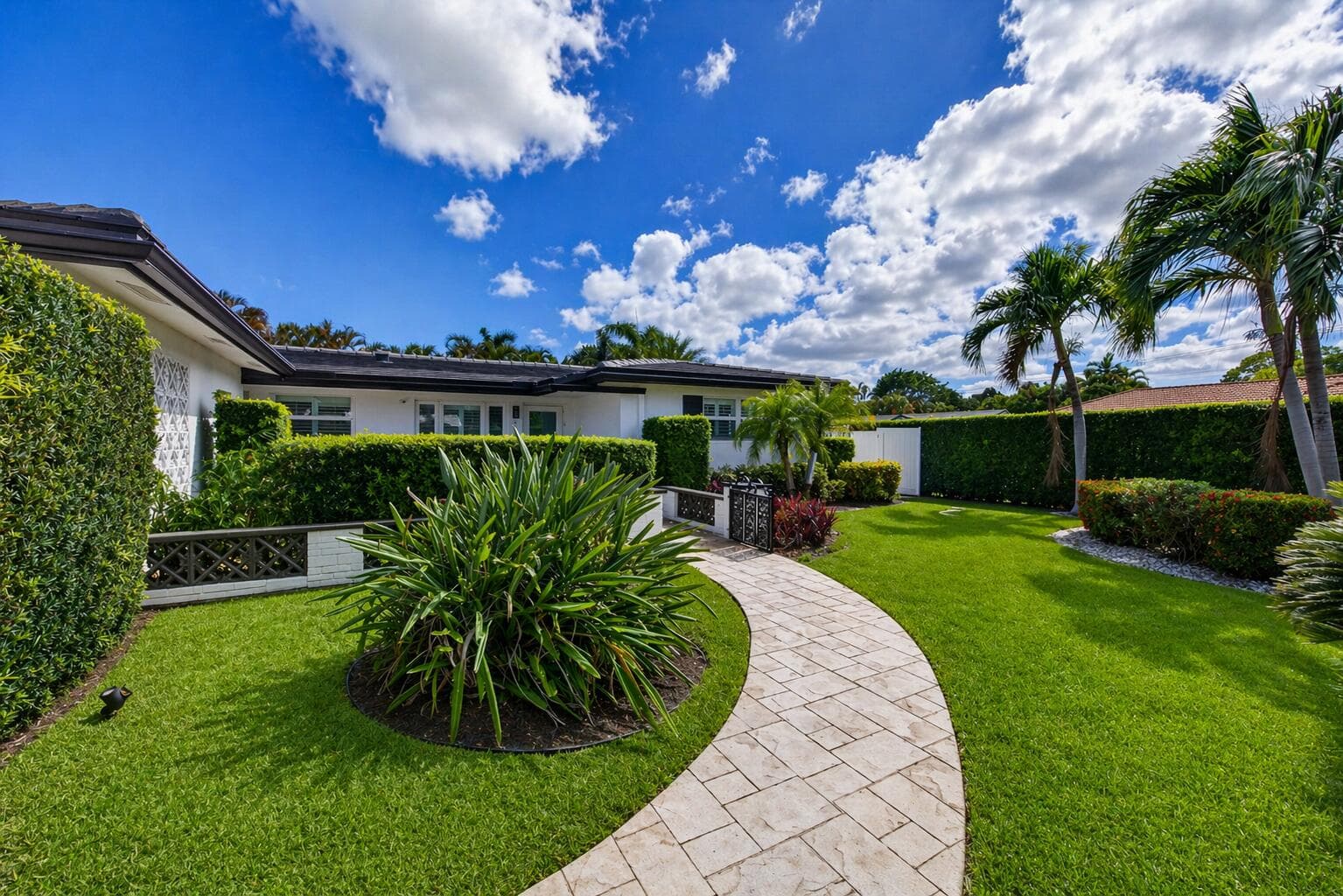 850 W Camino Real, Boca Raton, FL 33486 — photo 2 of 53