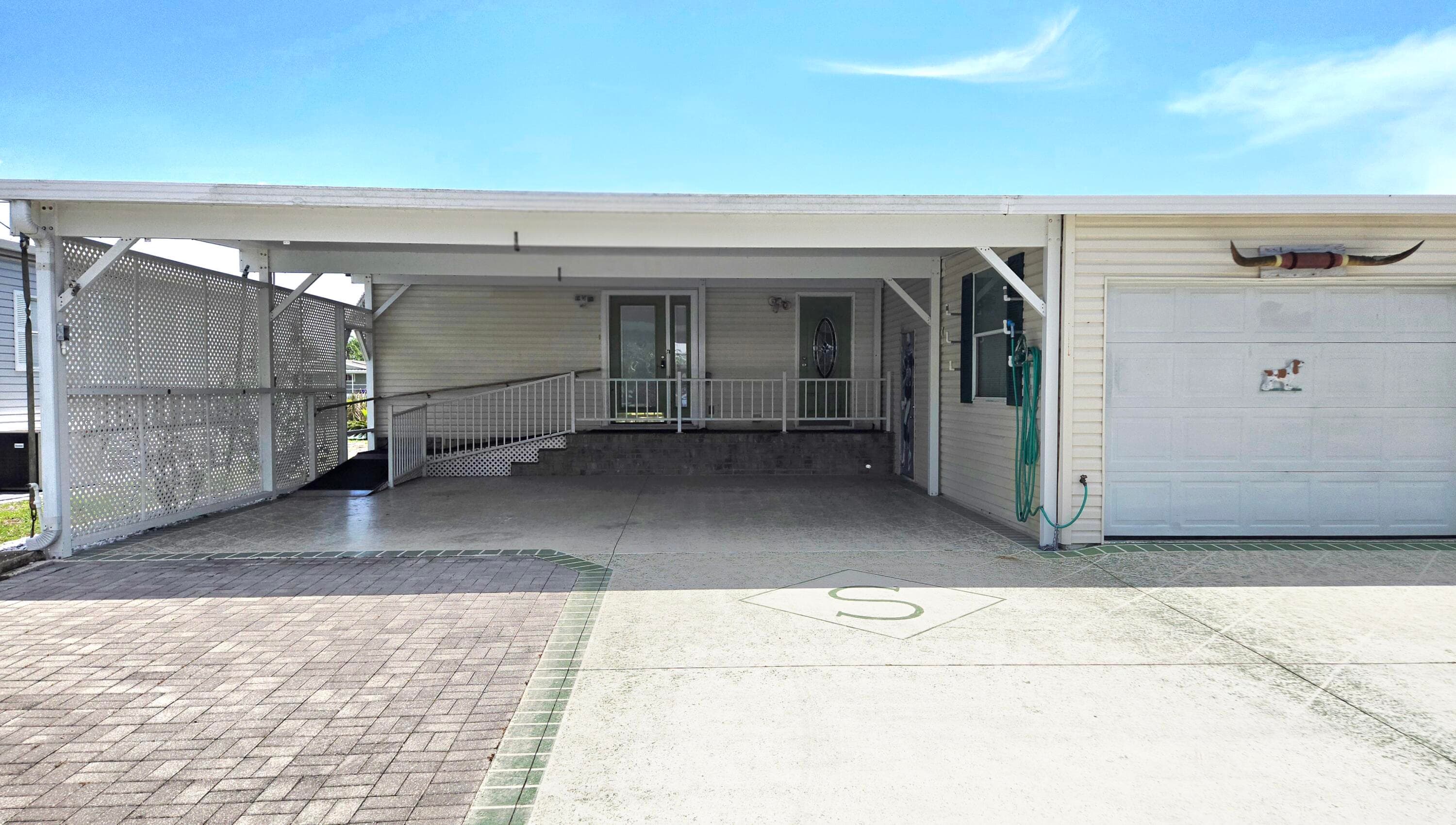 1604 SW 35th Circle, Okeechobee, FL 34974 — photo 1 of 10