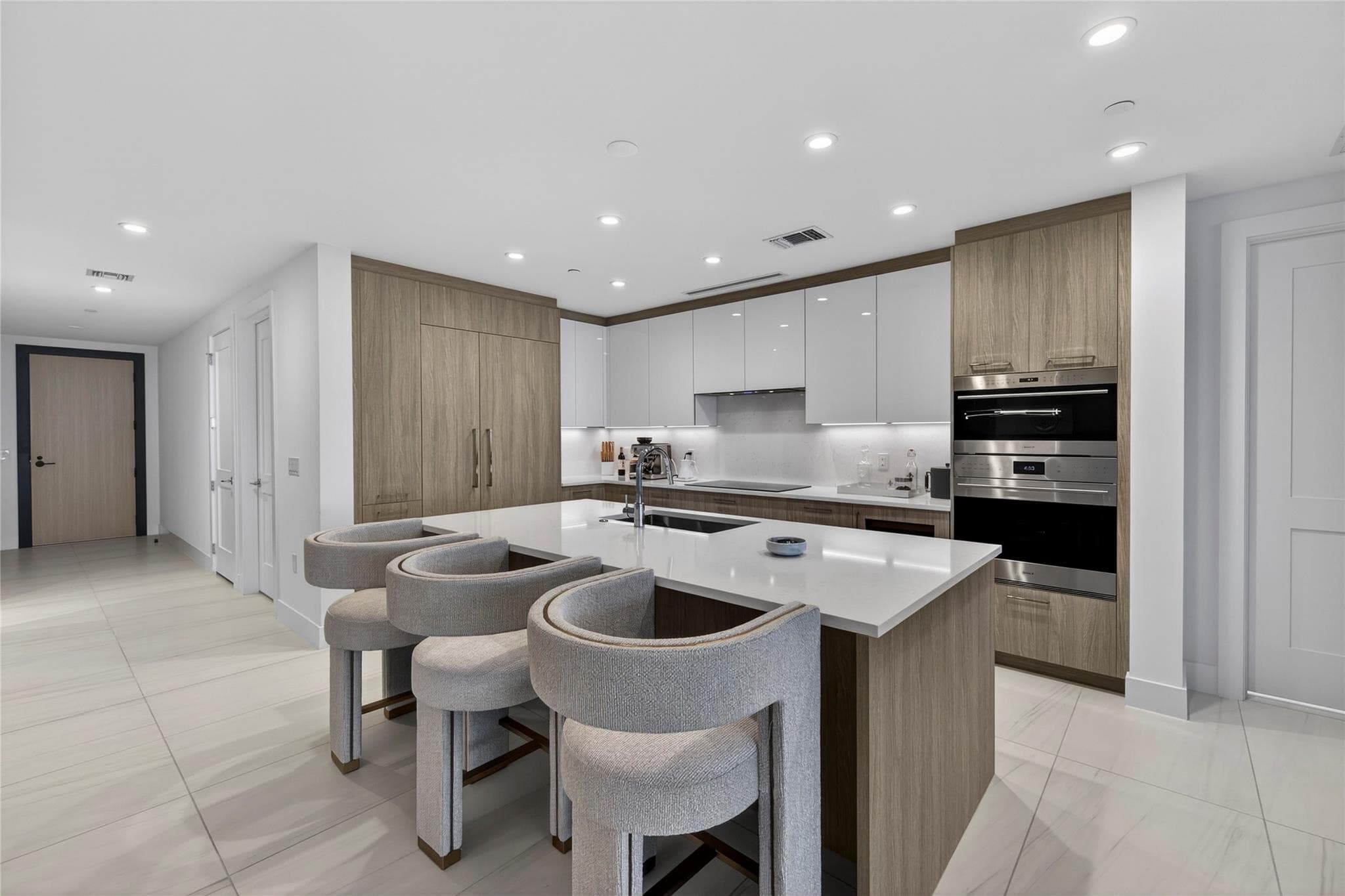 153 N Seabreeze Boulevard 1901, Fort Lauderdale, FL 33304 — photo 13 of 57