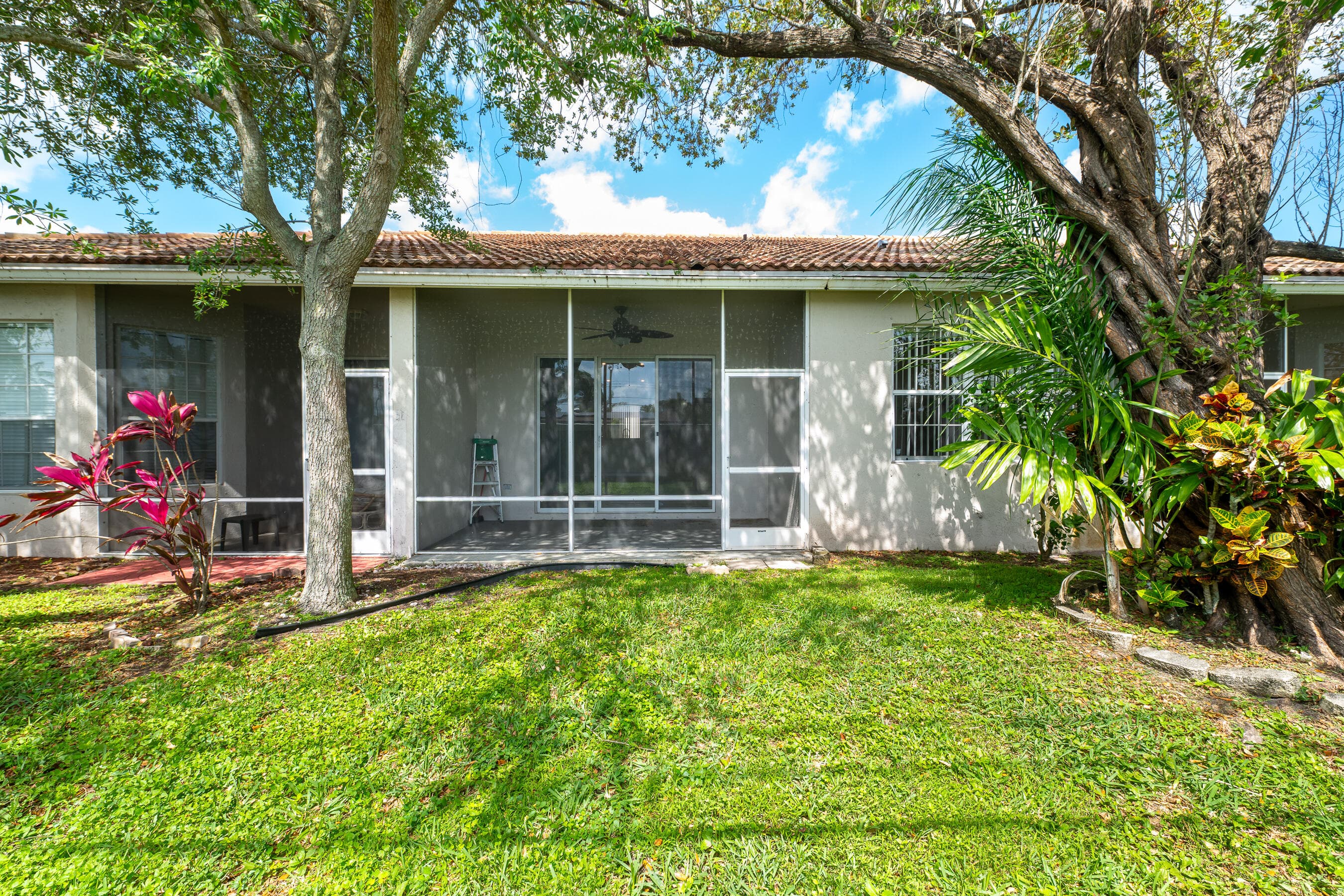 2590 E Aragon Boulevard 2, Sunrise, FL 33313 — photo 6 of 25