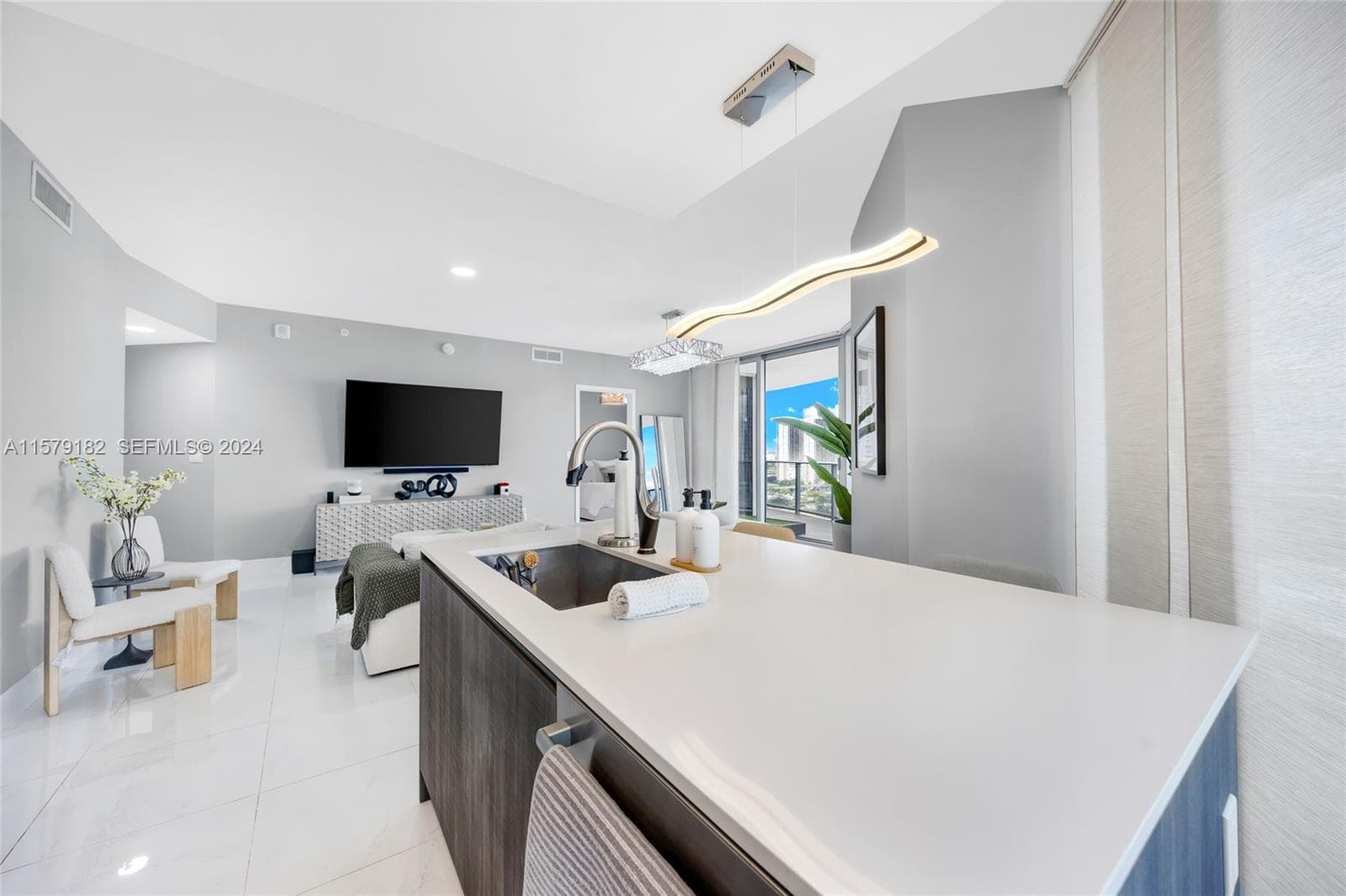488 NE 18th Street 1801, Miami, FL 33132 — photo 12 of 30
