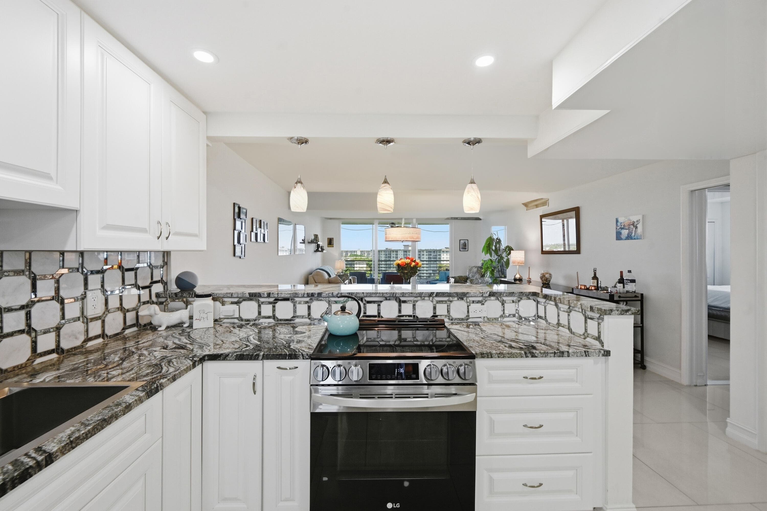 4015 W Palm Aire Drive 1001, Pompano Beach, FL 33069 — photo 9 of 47