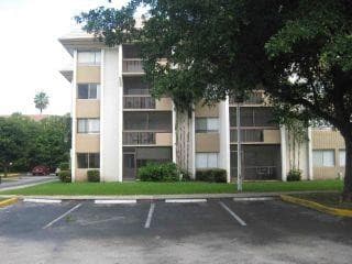 701 N Pine Island Road 304, Plantation, FL 33324 — photo 1 of 77