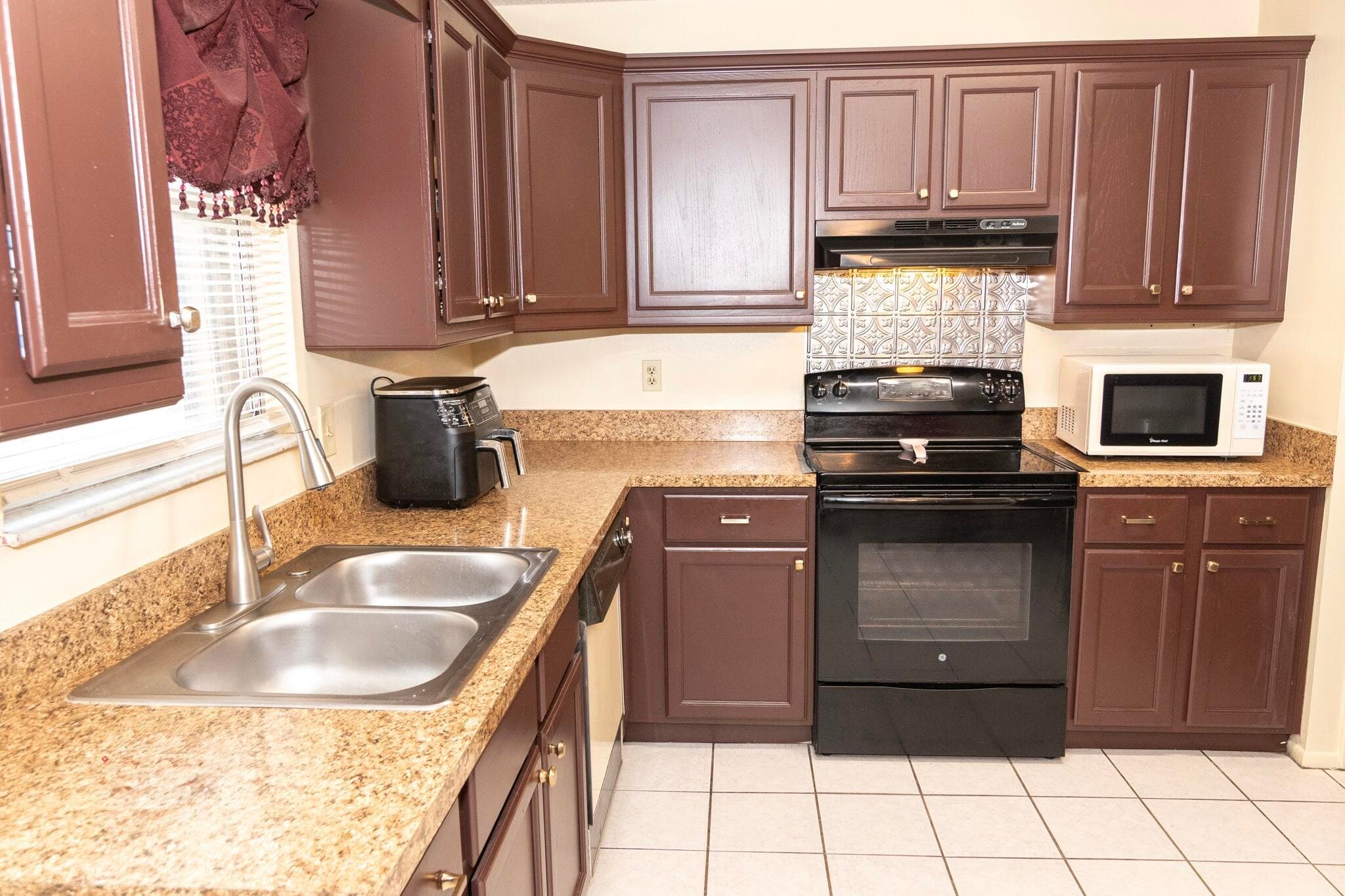 662 NW Bayshore Boulevard, Port St. Lucie, FL 34983 — photo 6 of 18