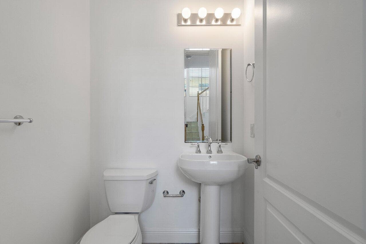 811 S Federal Highway 1, Lake Worth Beach, FL 33460 — photo 14 of 33