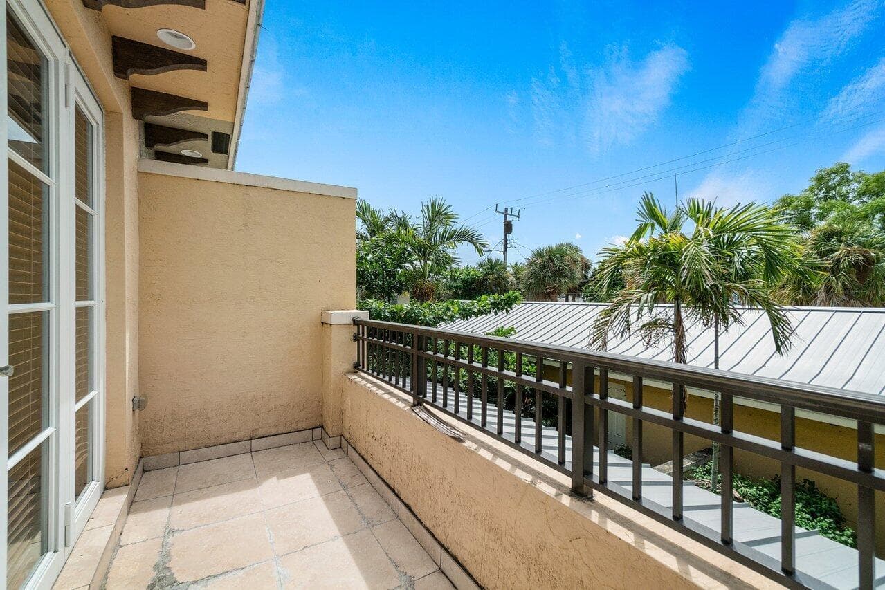 811 S Federal Highway 1, Lake Worth Beach, FL 33460 — photo 16 of 33