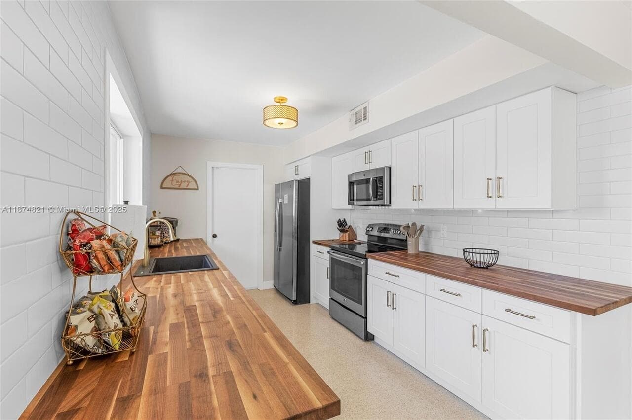 1116 SE 13th Court, Deerfield Beach, FL 33441 — photo 18 of 44