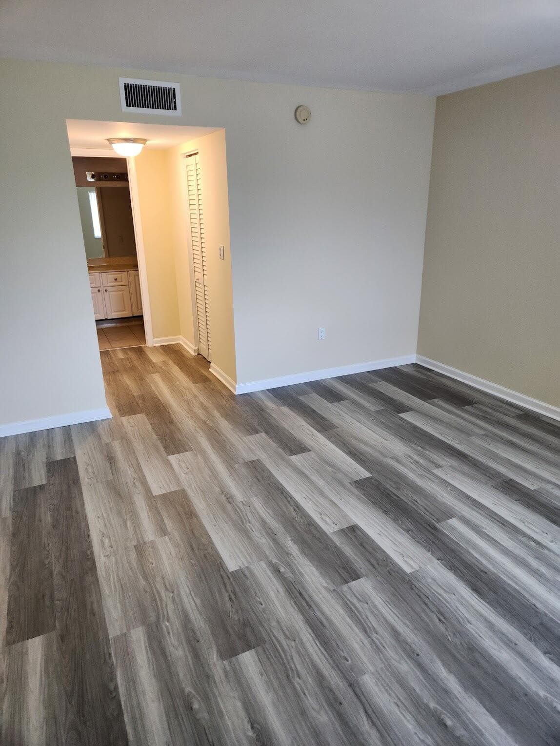 731 N Pine Island Road 402, Plantation, FL 33324 — photo 5 of 12