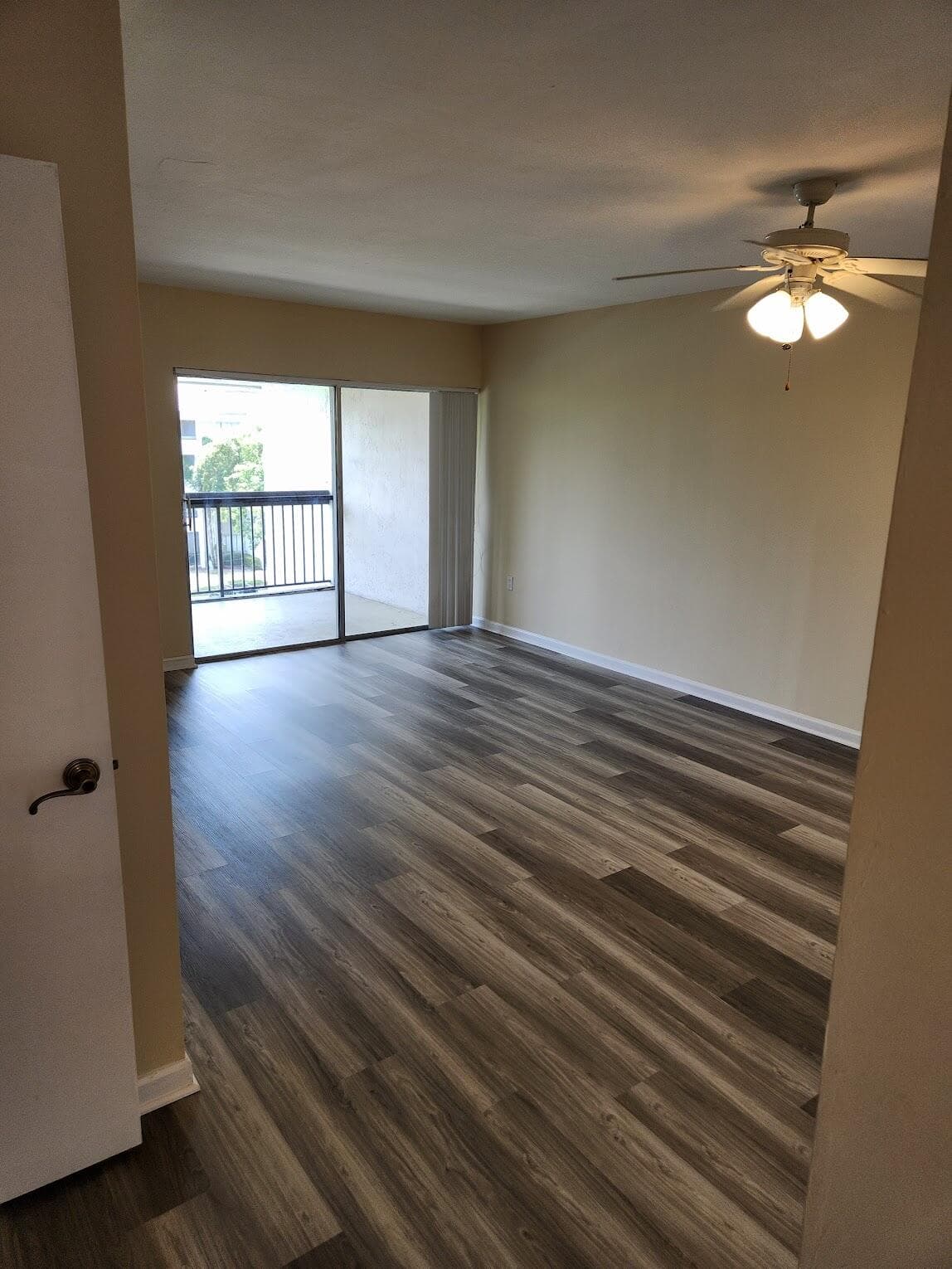 731 N Pine Island Road 402, Plantation, FL 33324 — photo 4 of 12