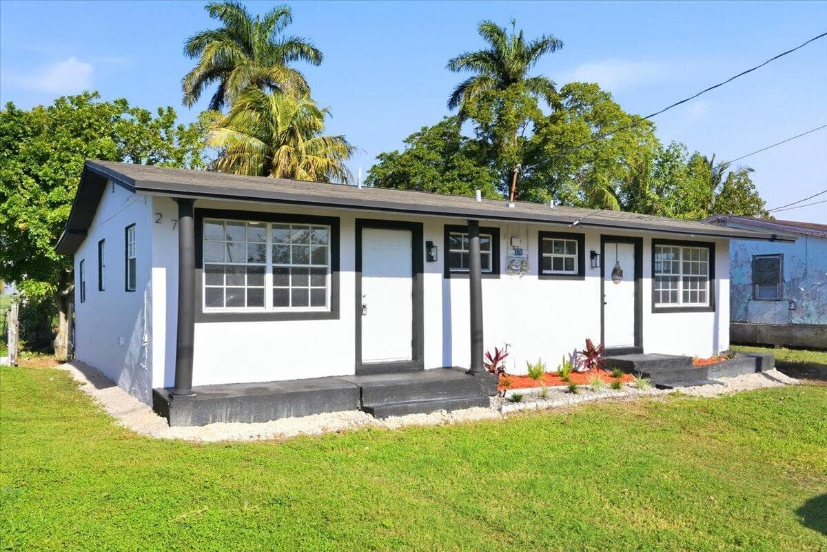 270 SW 10th Avenue, South Bay, FL 33493 — photo