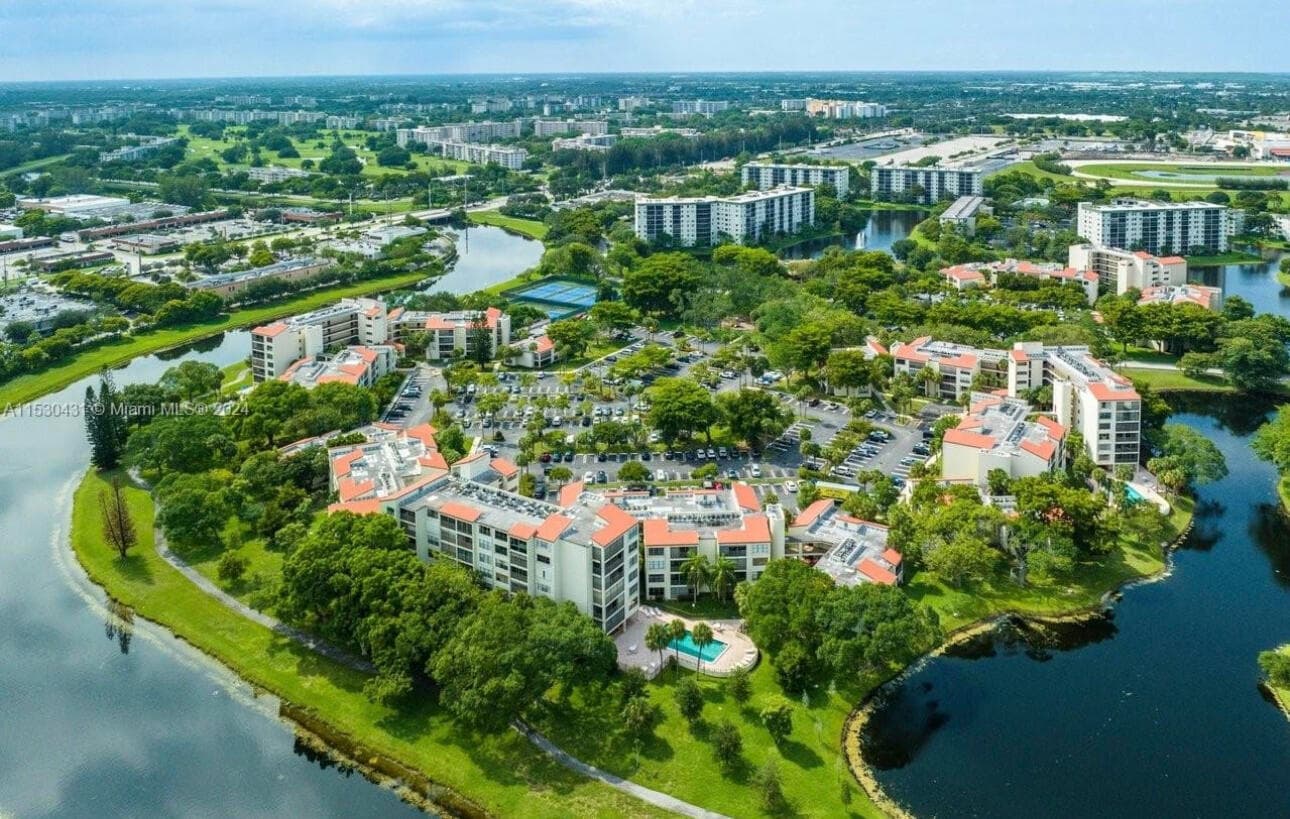 2314 S Cypress Bend Drive Unit 313, Pompano Beach, FL 33069 — photo 19 of 21